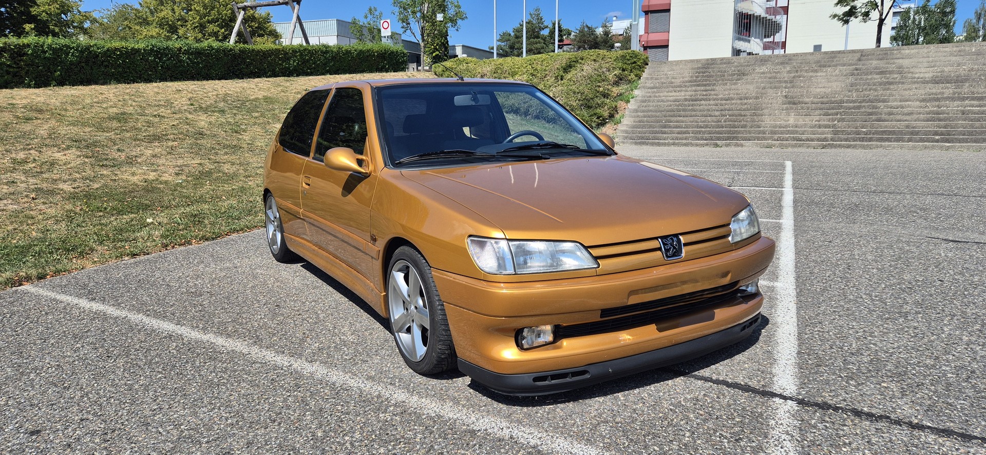 PEUGEOT 2.0 GTI 6-image-0