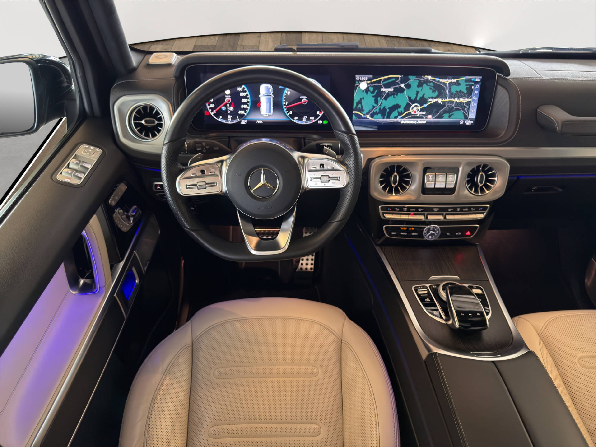 MERCEDES-BENZ G 500 AMG Line-image-12