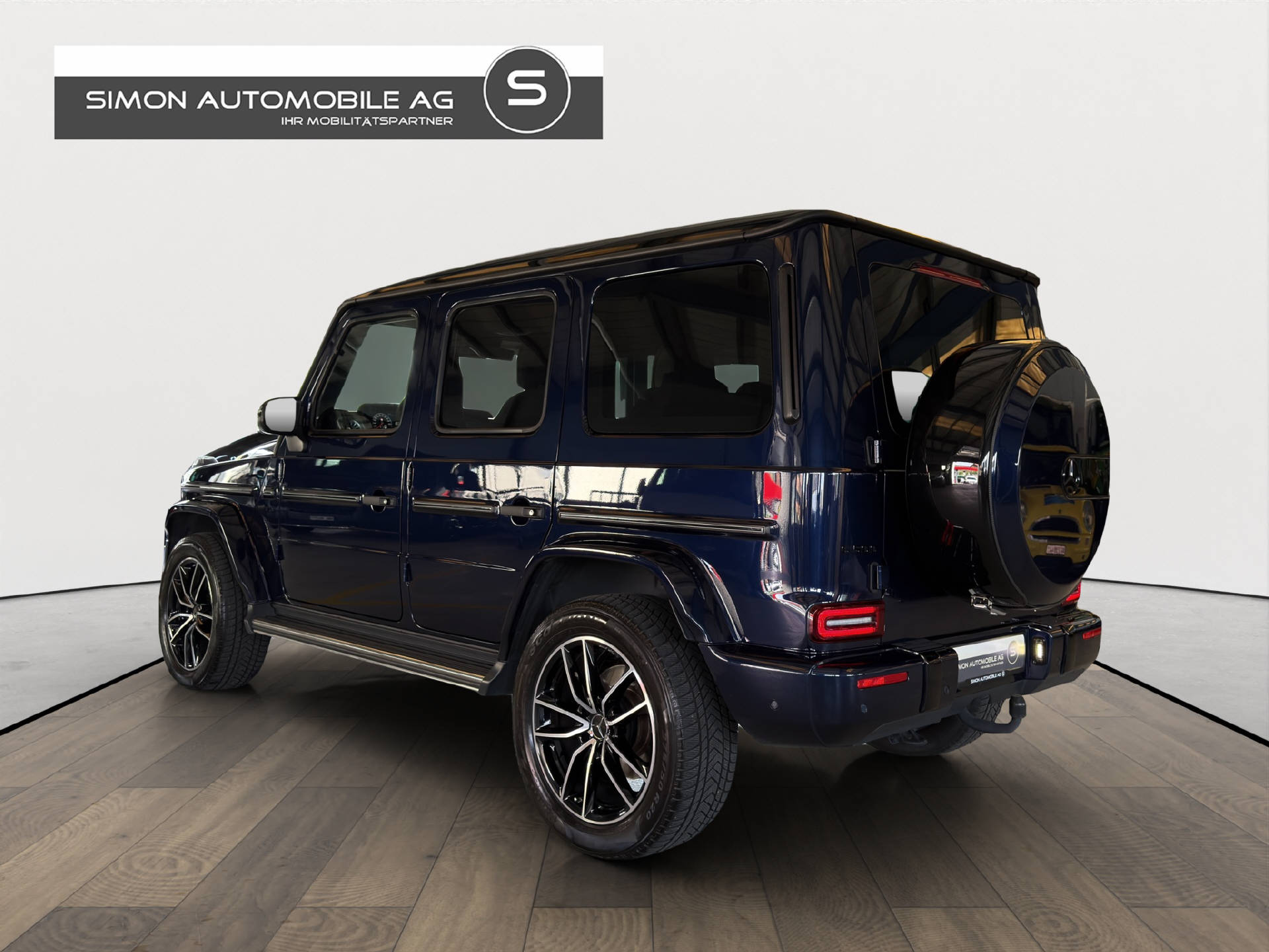 MERCEDES-BENZ G 500 AMG Line-image-3