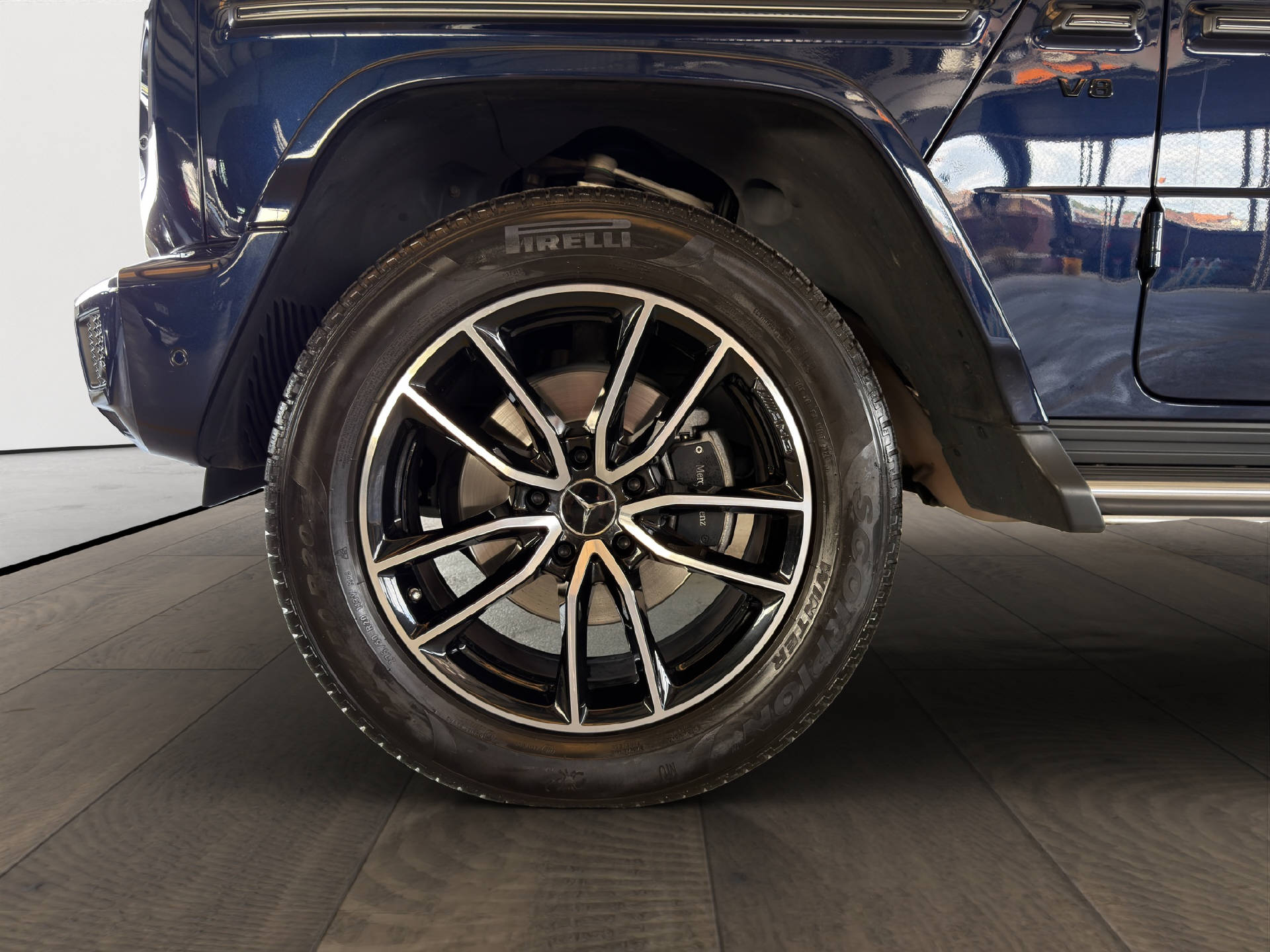 MERCEDES-BENZ G 500 AMG Line-image-9