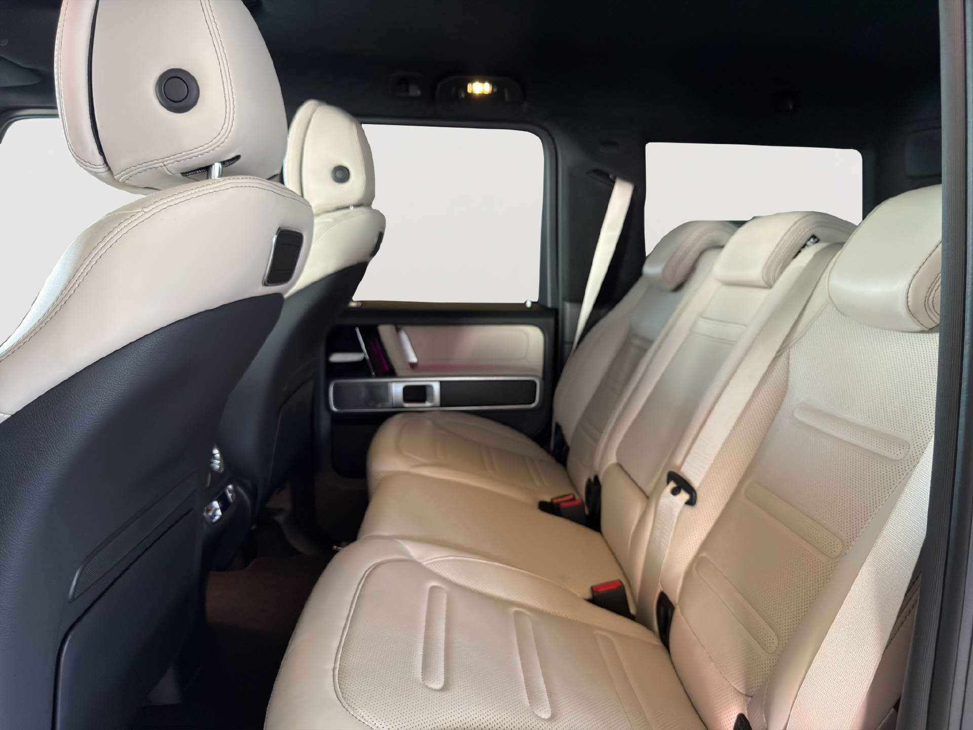 MERCEDES-BENZ G 500 AMG Line-image-17
