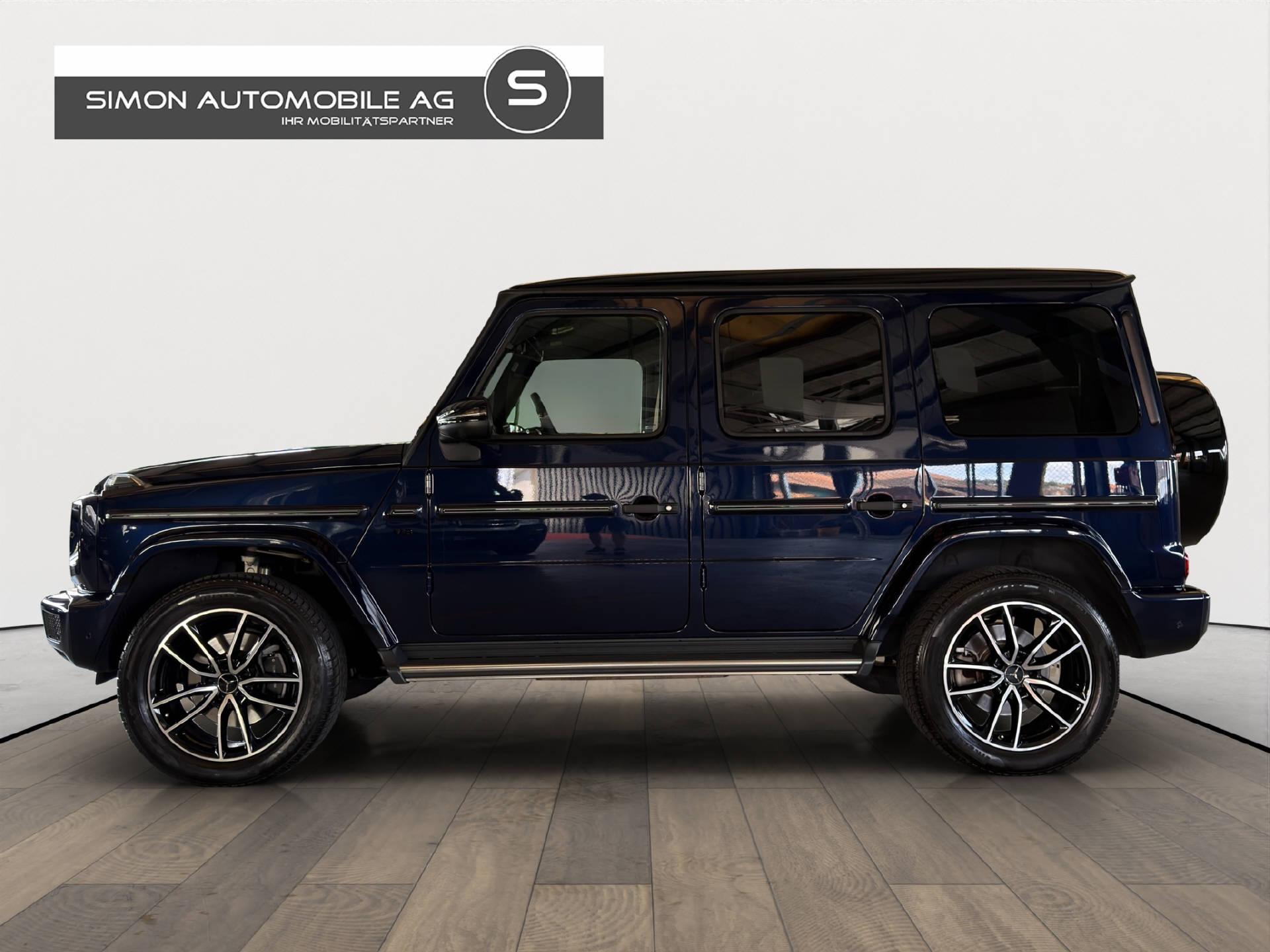 MERCEDES-BENZ G 500 AMG Line-image-2