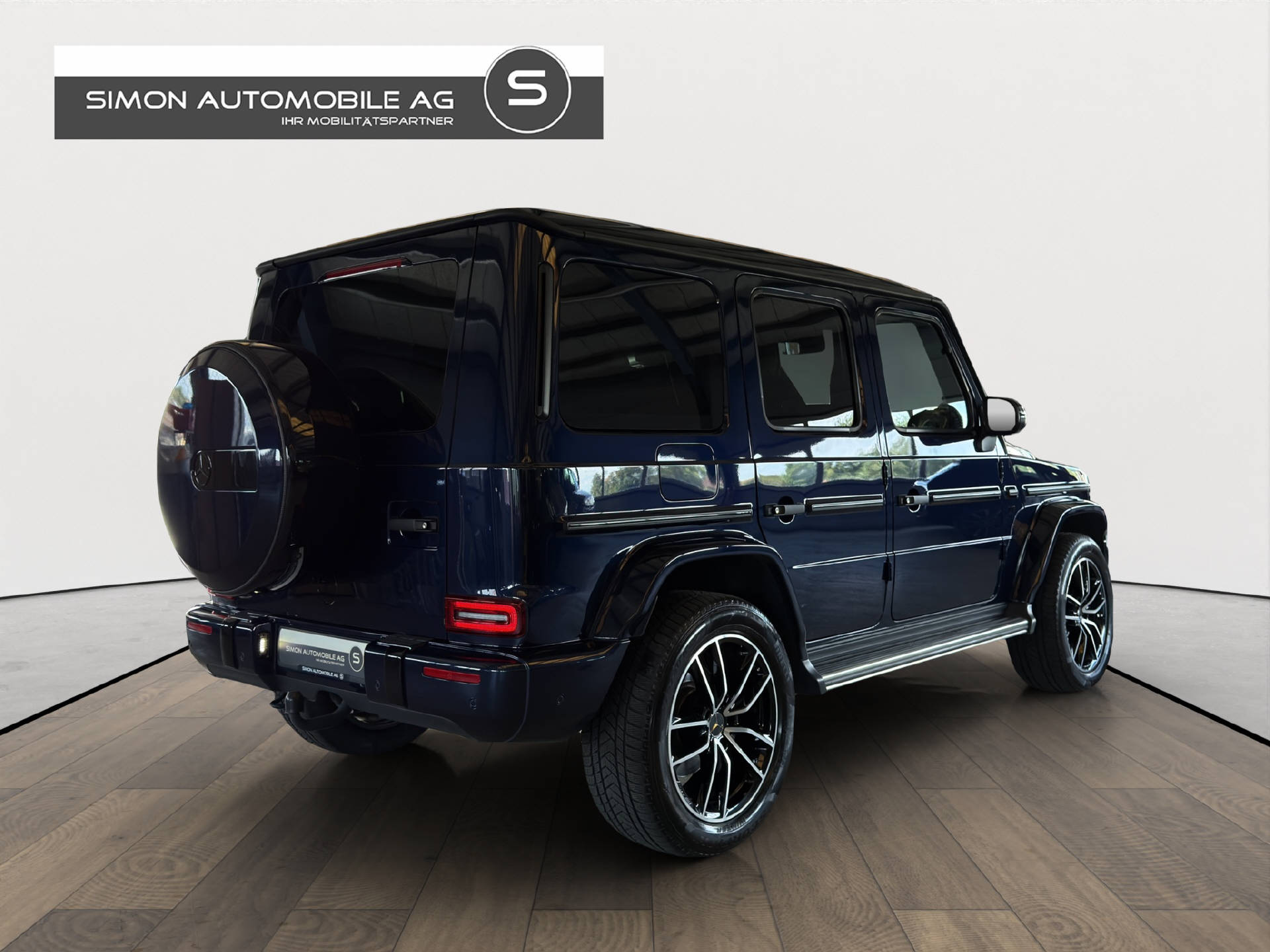 MERCEDES-BENZ G 500 AMG Line-image-5