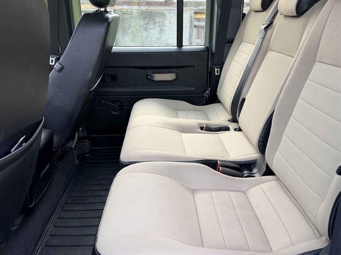LAND ROVER 2.2 TD4 SW Heritage-image-6