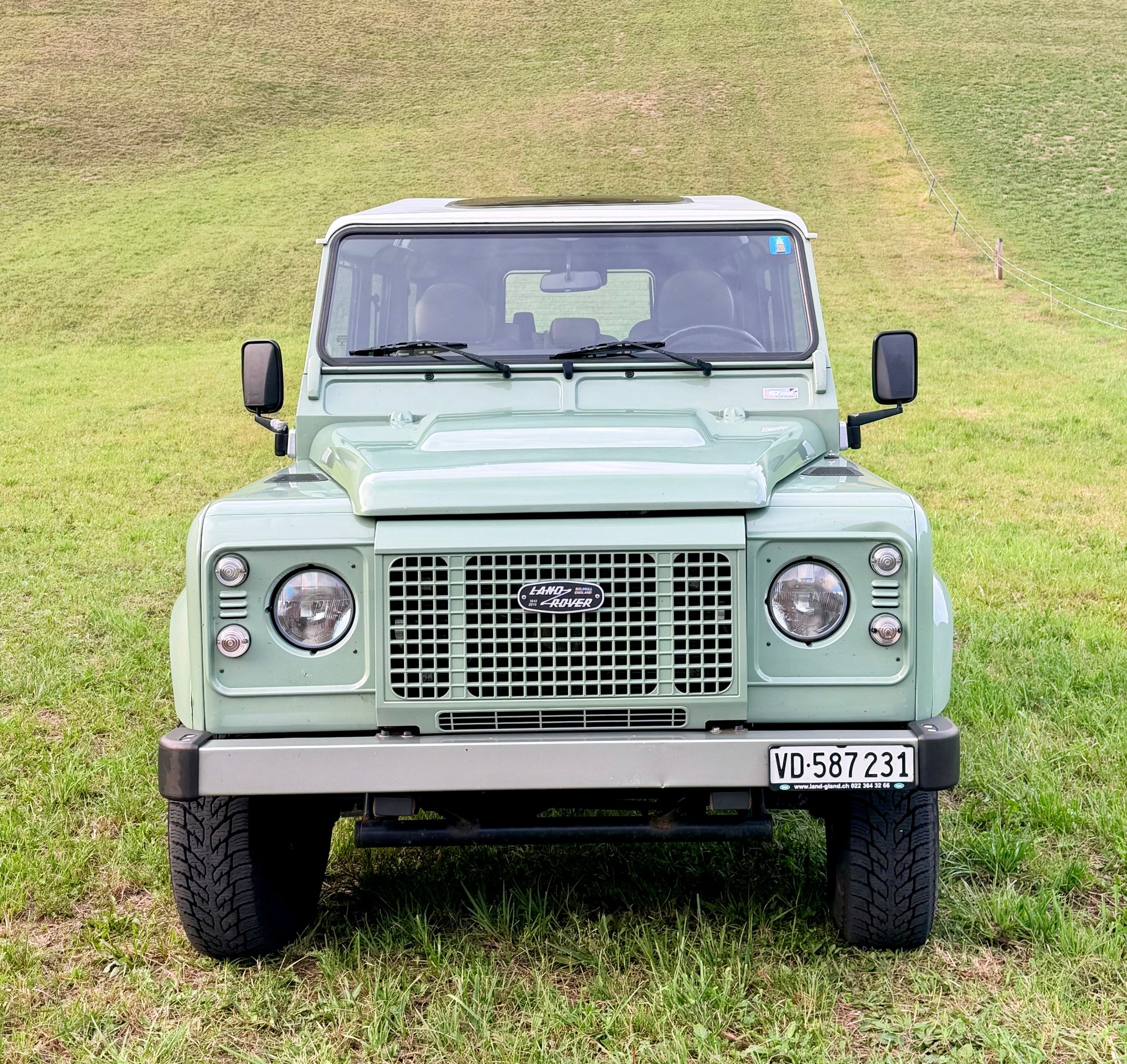 LAND ROVER 2.2 TD4 SW Heritage-image-0