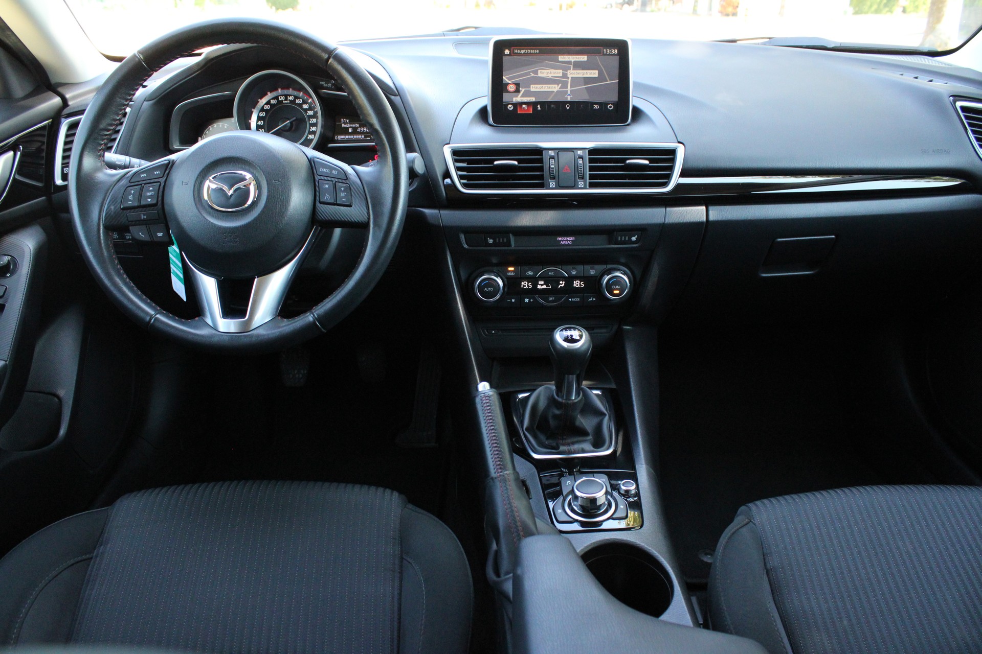 MAZDA 3 SKYACTIV-G 120 Ambition Plus-image-11