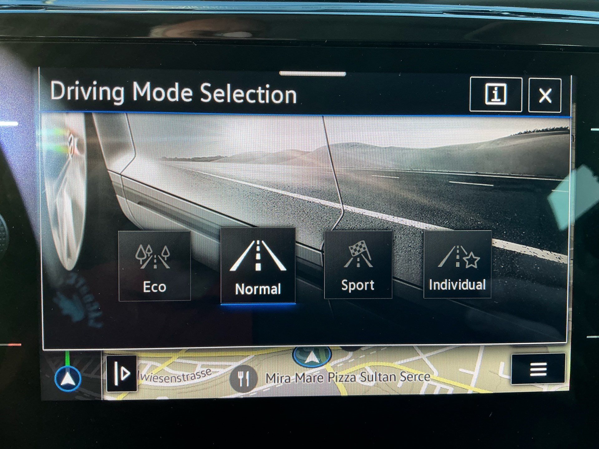VW Touran Highline *** VOLLAUSSTATTUNG MIT VW GARANTIE BIS 2029 !!! ***-image-14