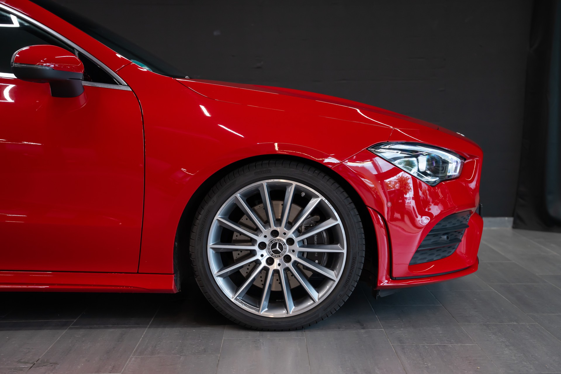 MERCEDES-BENZ Shooting Brake 220 7G-DCT AMG Line / 8 Fach Felgen/Pneu / Night Paket / 1. Hand-image-3