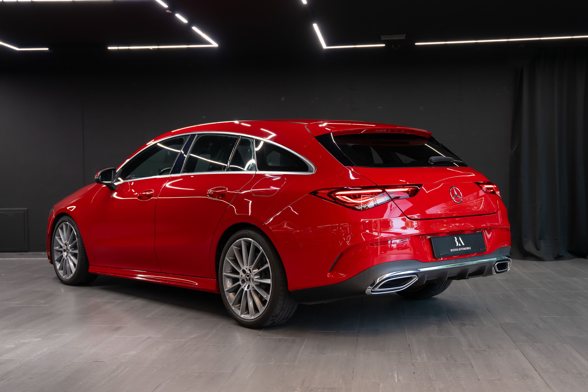 MERCEDES-BENZ Shooting Brake 220 7G-DCT AMG Line / 8 Fach Felgen/Pneu / Night Paket / 1. Hand-image-6