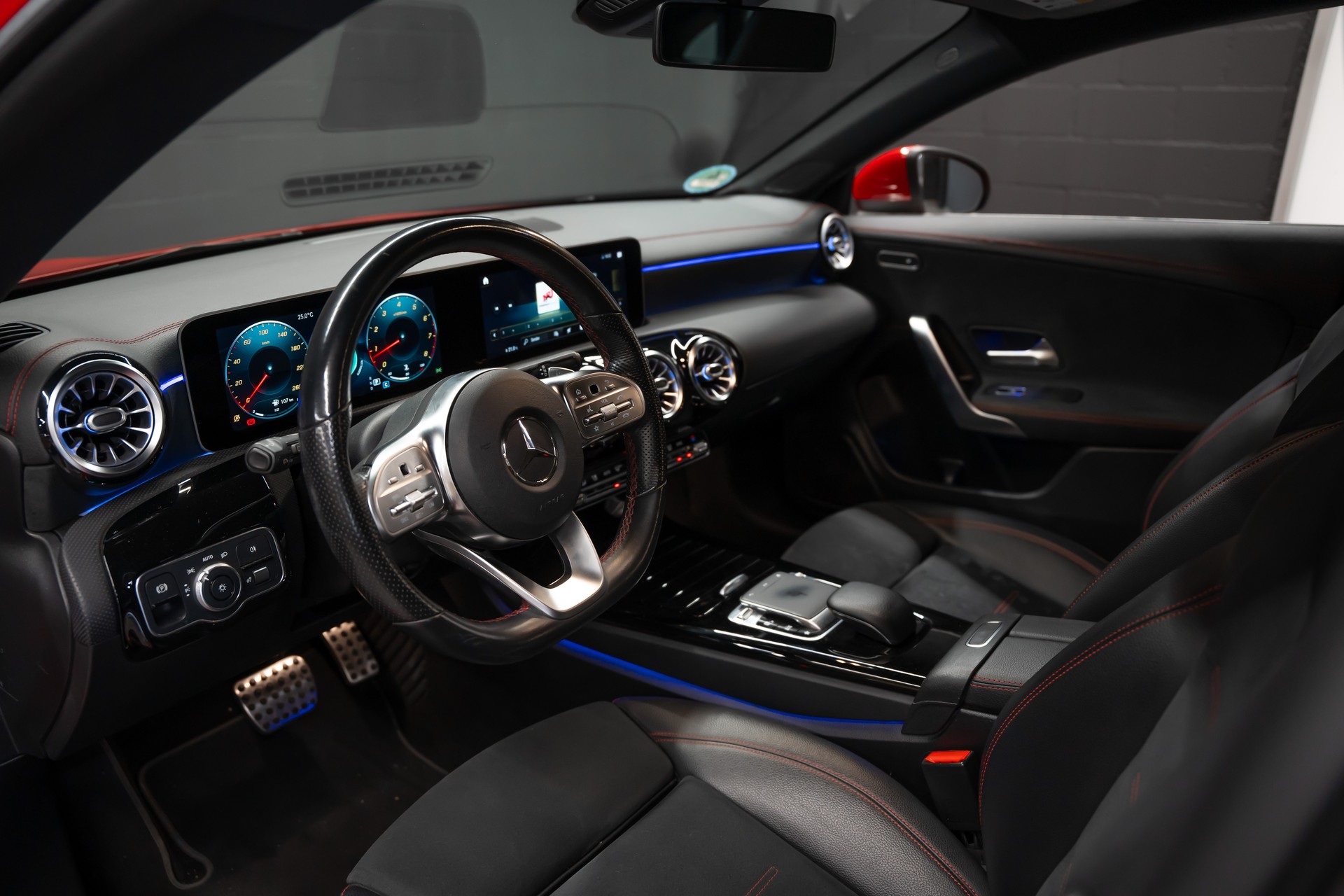 MERCEDES-BENZ Shooting Brake 220 7G-DCT AMG Line / 8 Fach Felgen/Pneu / Night Paket / 1. Hand-image-8