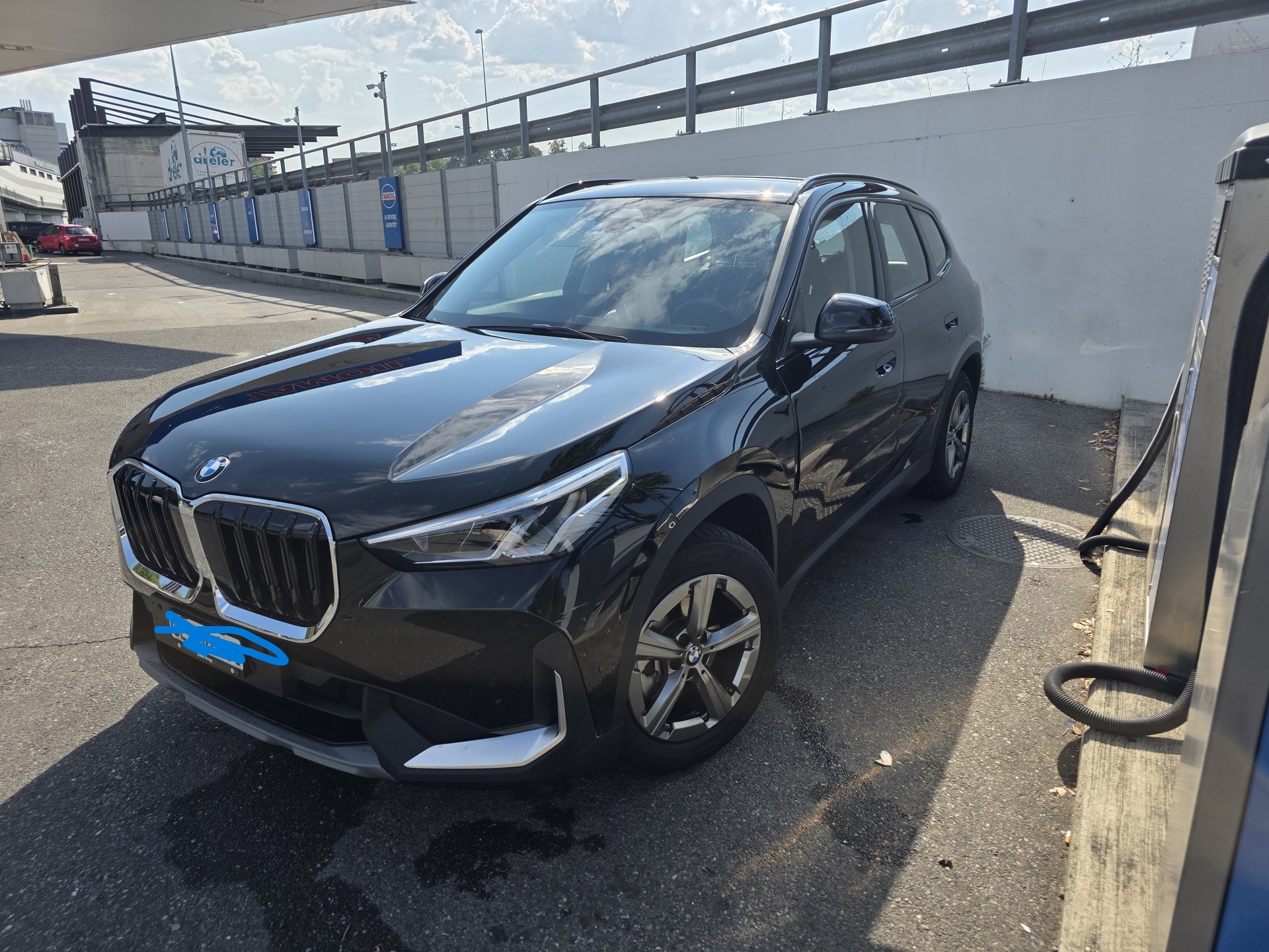 BMW 18i sDrive-image-0