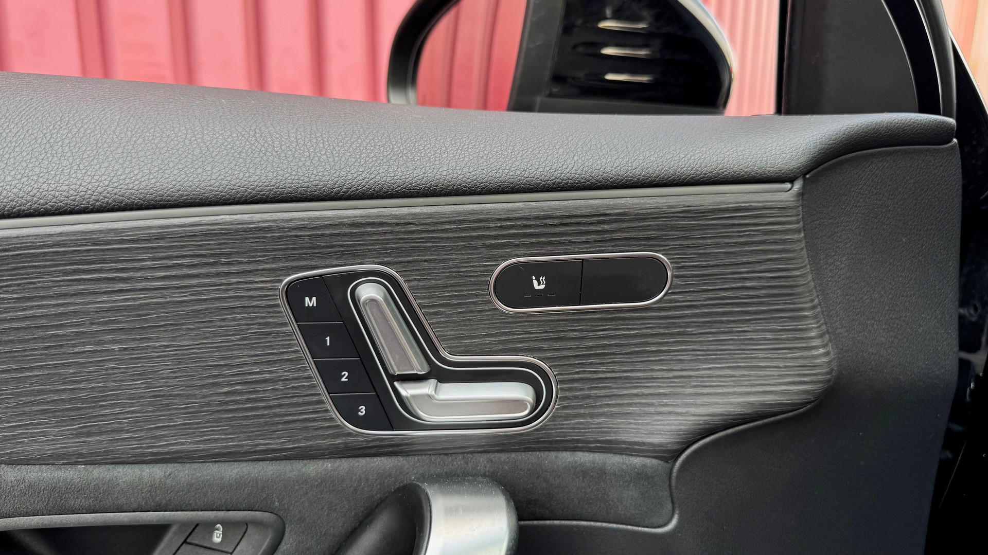 MERCEDES-BENZ A 200 AMG Line 7G-DCT-image-13
