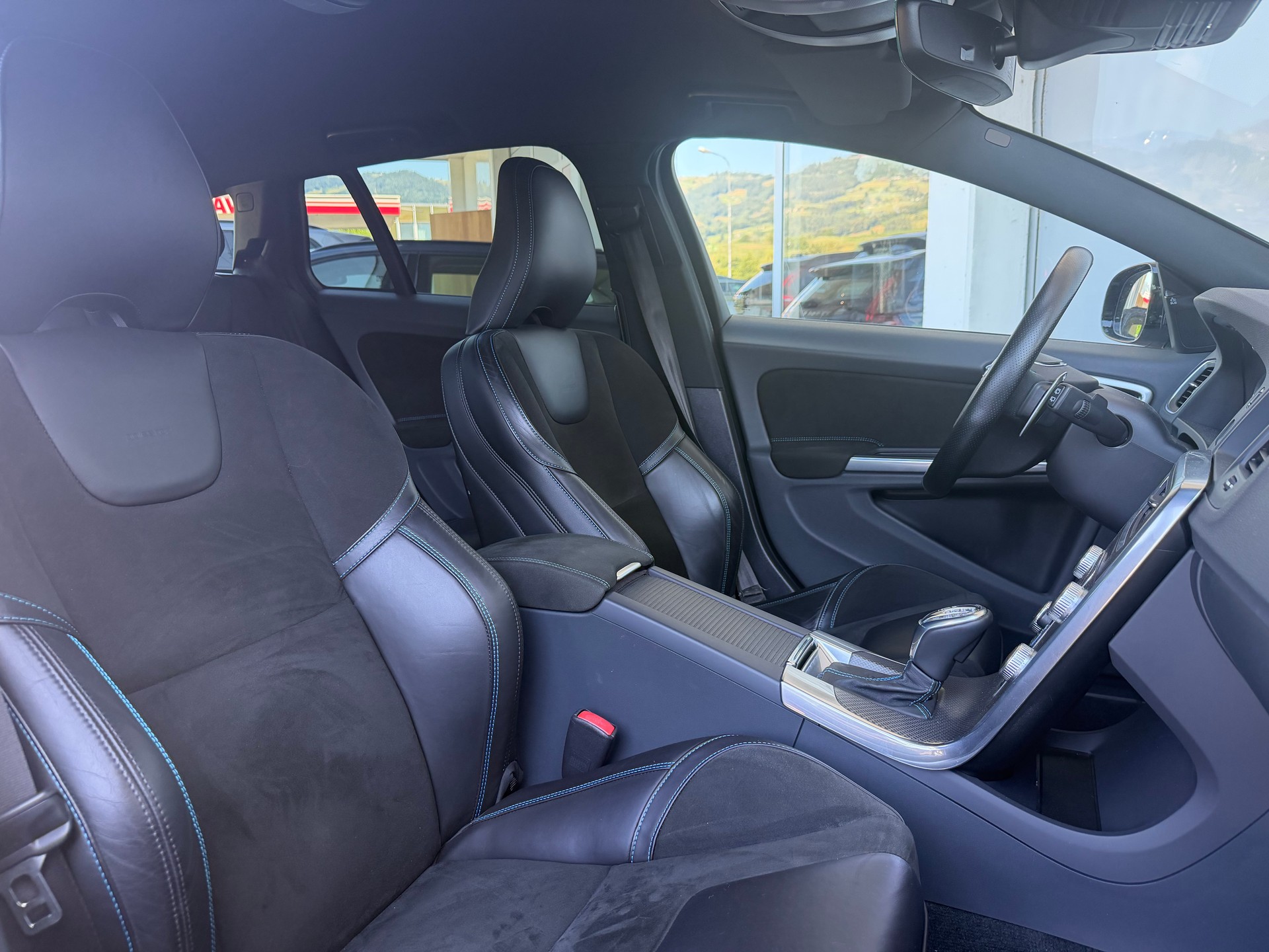 VOLVO V60 T6 AWD Polestar Geartronic-image-3