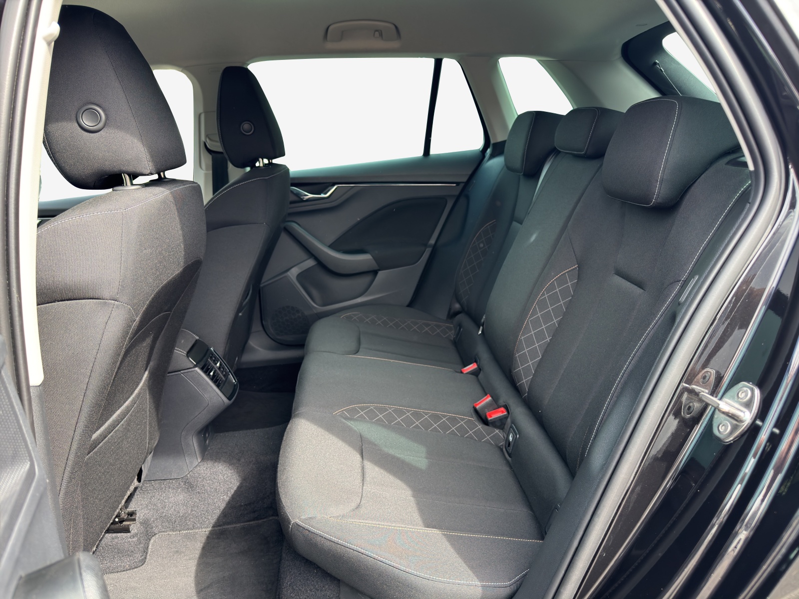 SKODA Kamiq 1.0 TSI Fresh-image-11