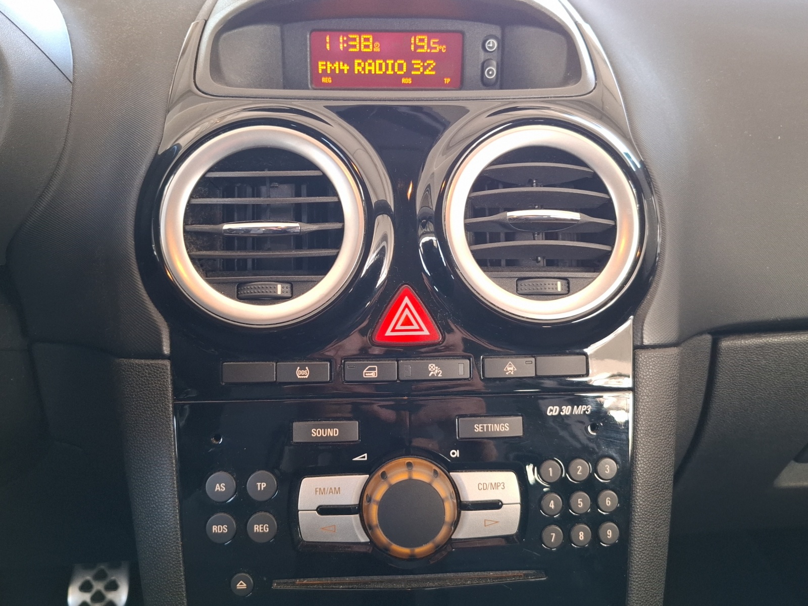OPEL Corsa 1.6 Turbo OPC // MFK 28.08.2026 // 8-fach Aluminiumbereift-image-12