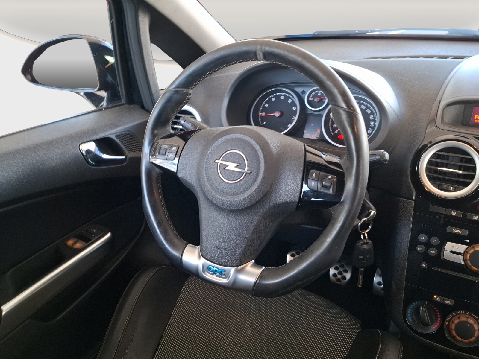 OPEL Corsa 1.6 Turbo OPC // MFK 28.08.2026 // 8-fach Aluminiumbereift-image-14