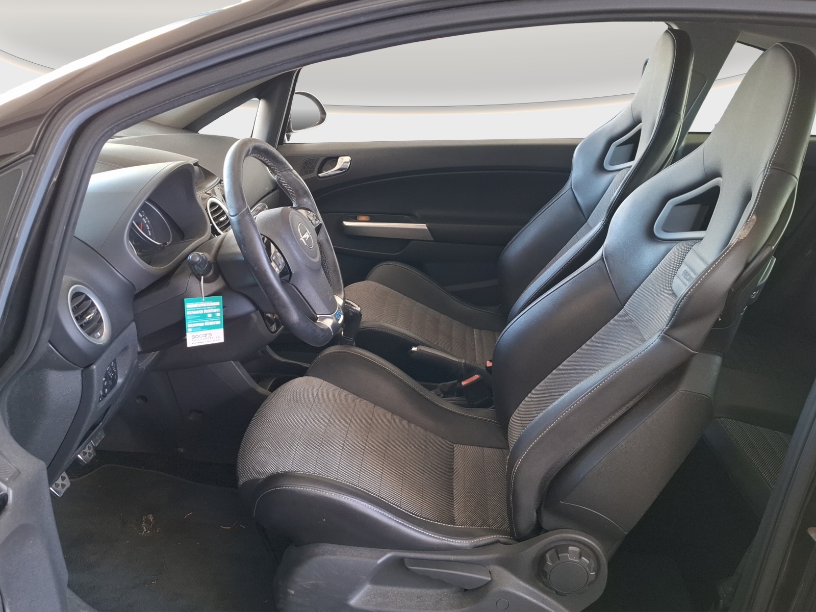 OPEL Corsa 1.6 Turbo OPC // MFK 28.08.2026 // 8-fach Aluminiumbereift-image-8
