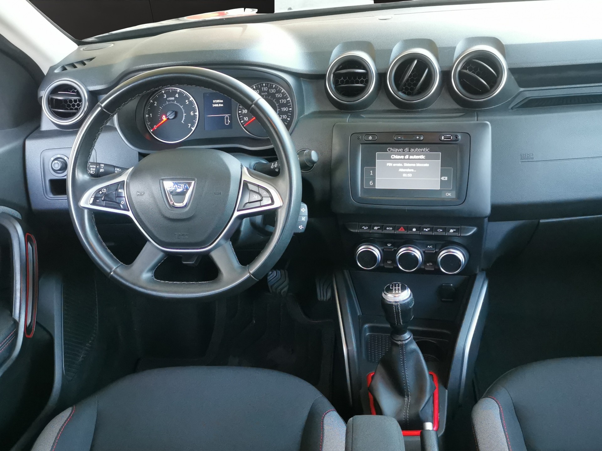 DACIA Duster TCe 150 Ultimate 4x4-image-15