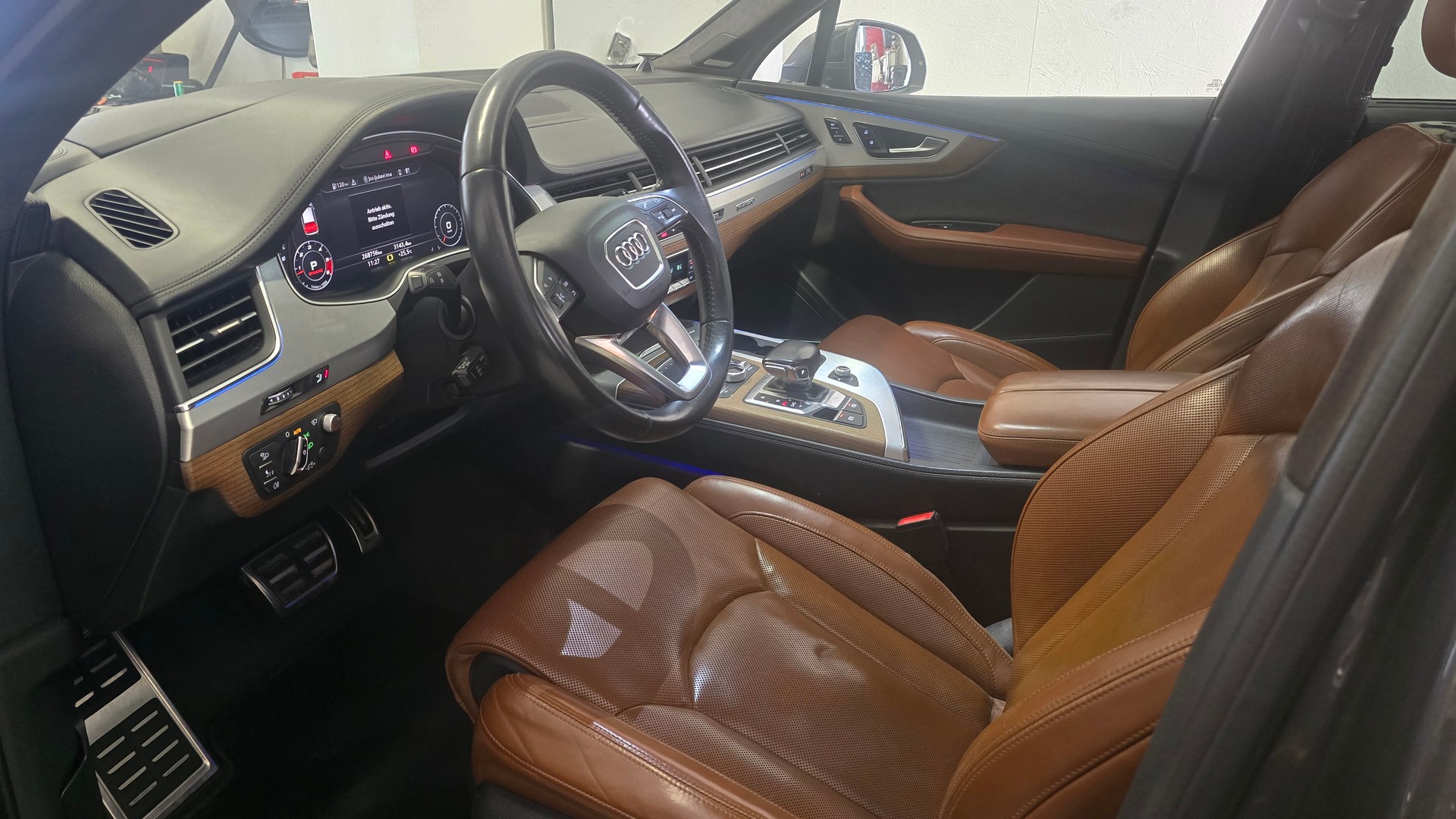 AUDI SQ7 4.0 TDI quattro tiptronic-image-8