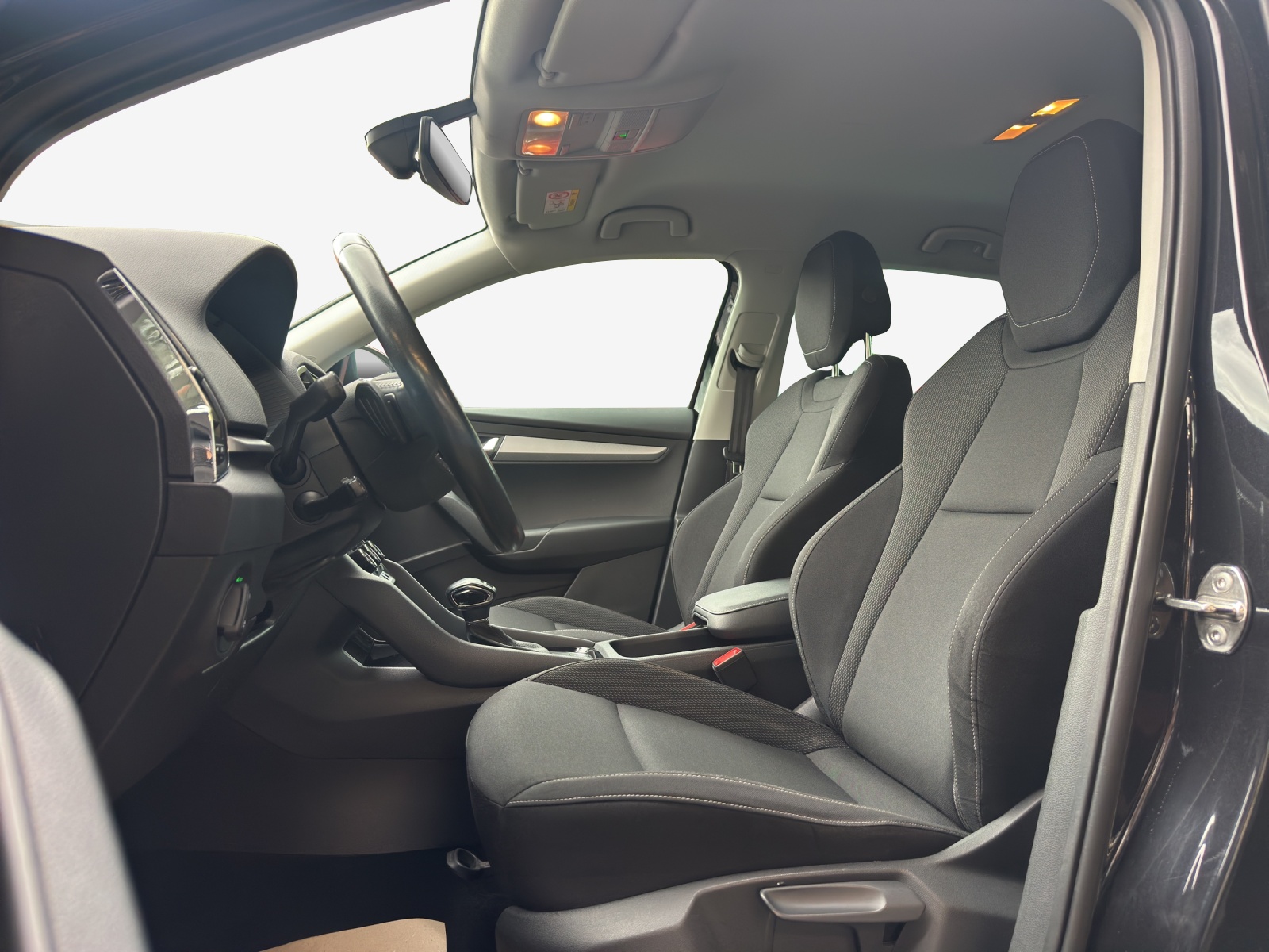 SKODA Karoq 1.5 TSI Ambition DSG-image-7