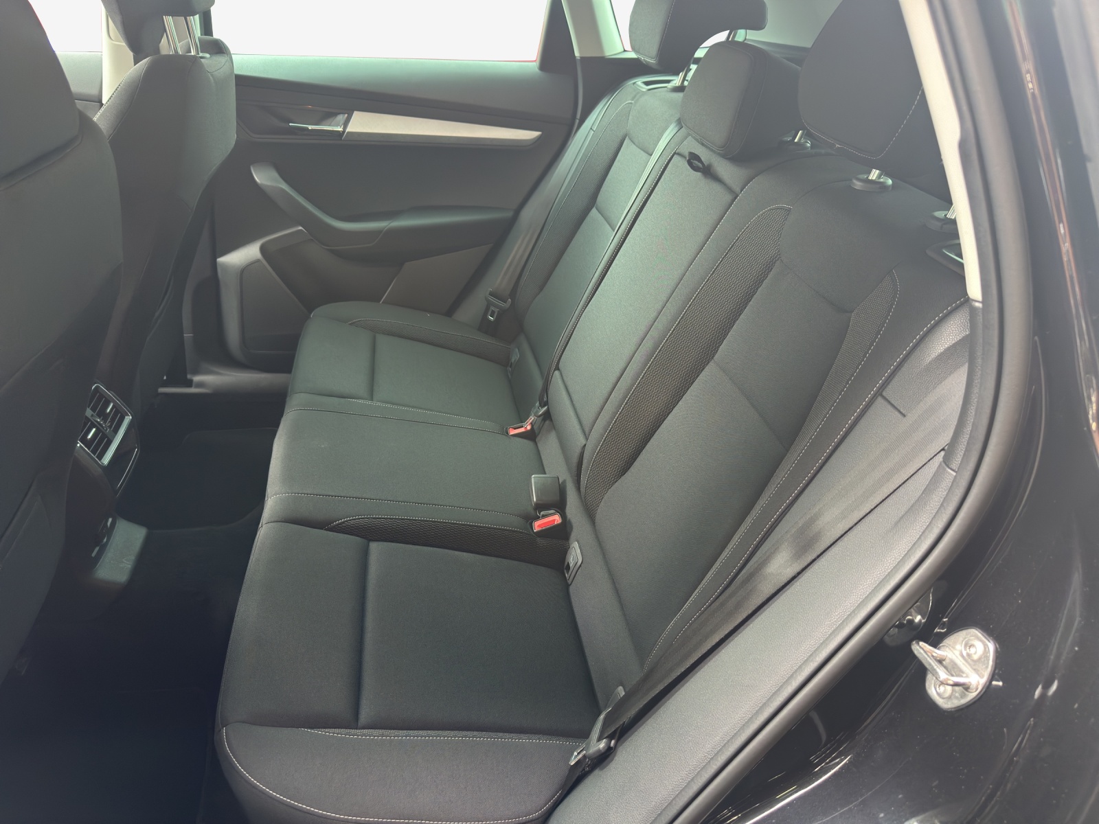 SKODA Karoq 1.5 TSI Ambition DSG-image-11