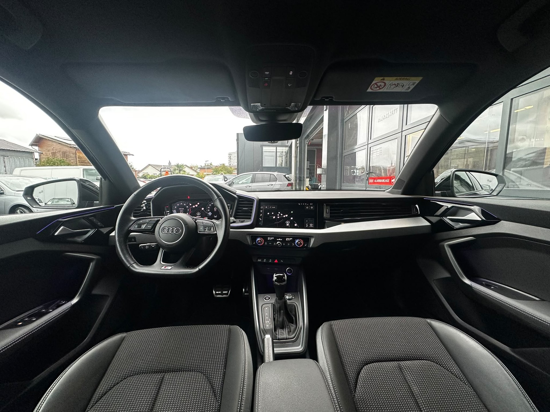 AUDI A1 Sportback 30 TFSI S Line S-tronic-image-9