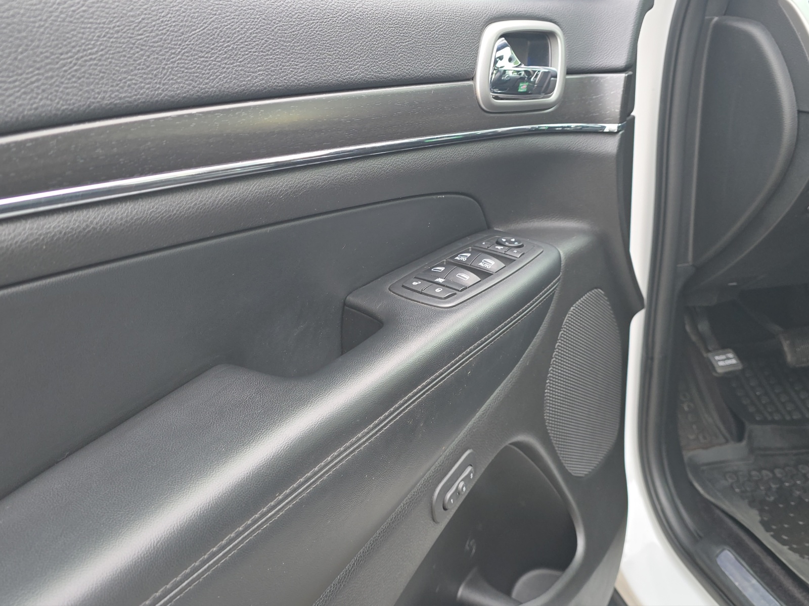 JEEP Grand Cherokee 3.0 CRD Limited Automatic-image-12