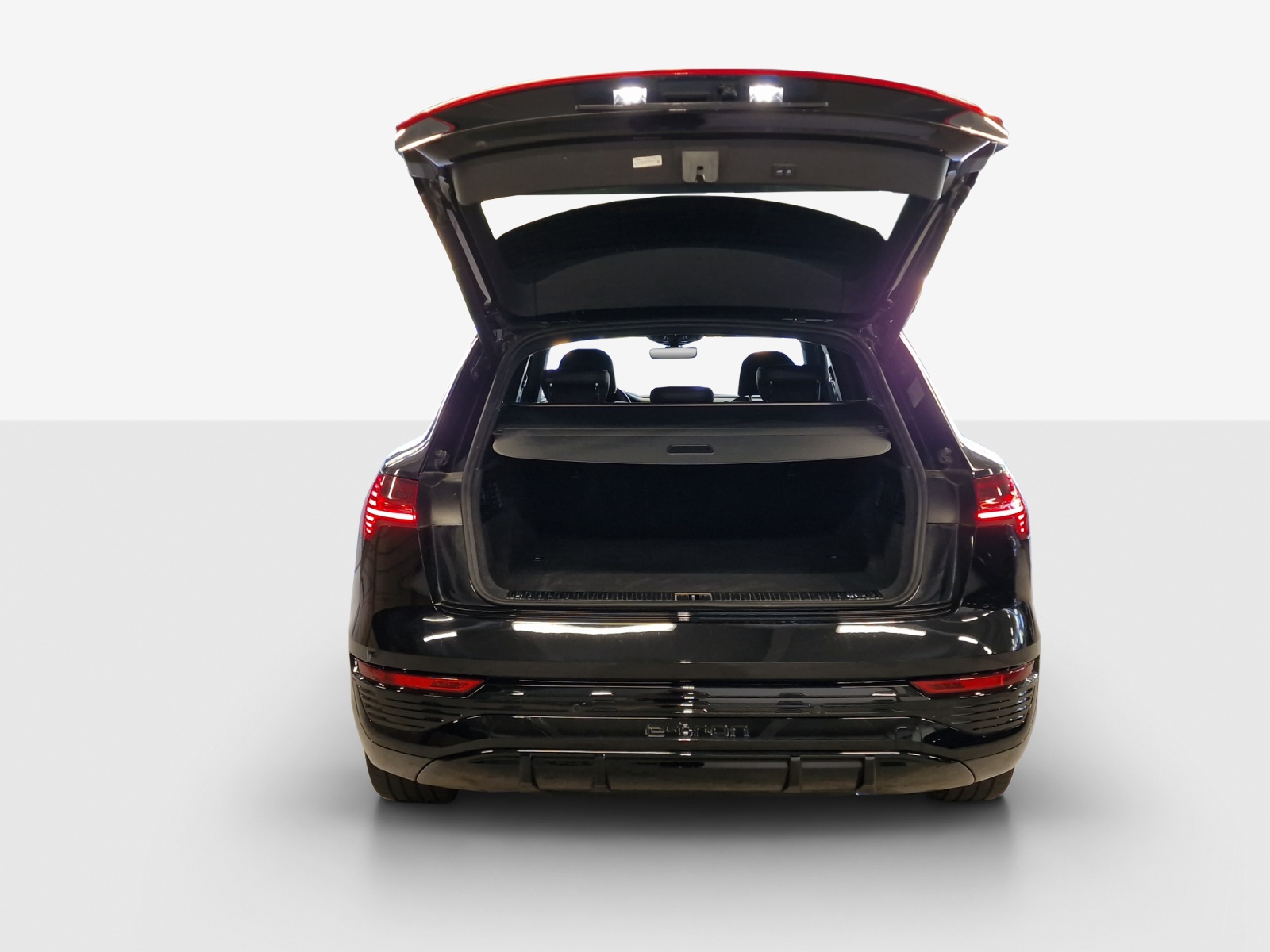 AUDI Q8 55 e-tron Black Edition quattro-image-12