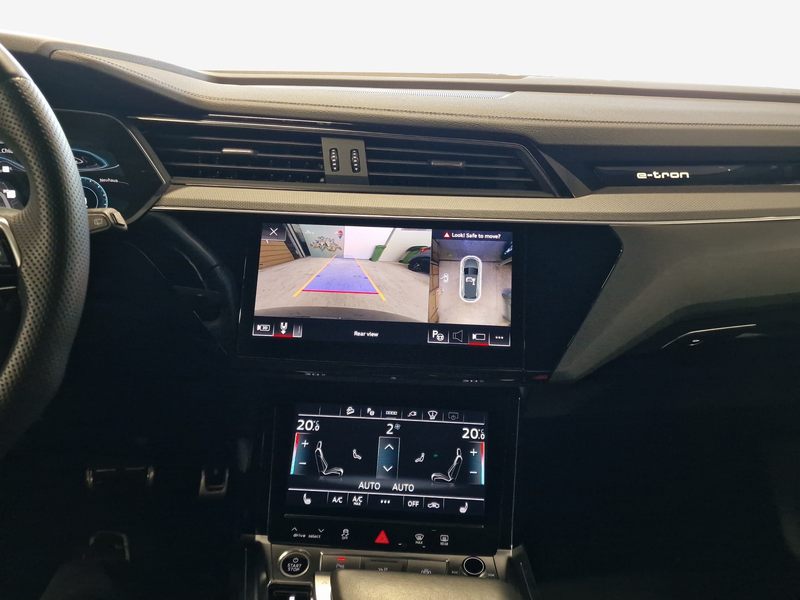 AUDI Q8 55 e-tron Black Edition quattro-image-8