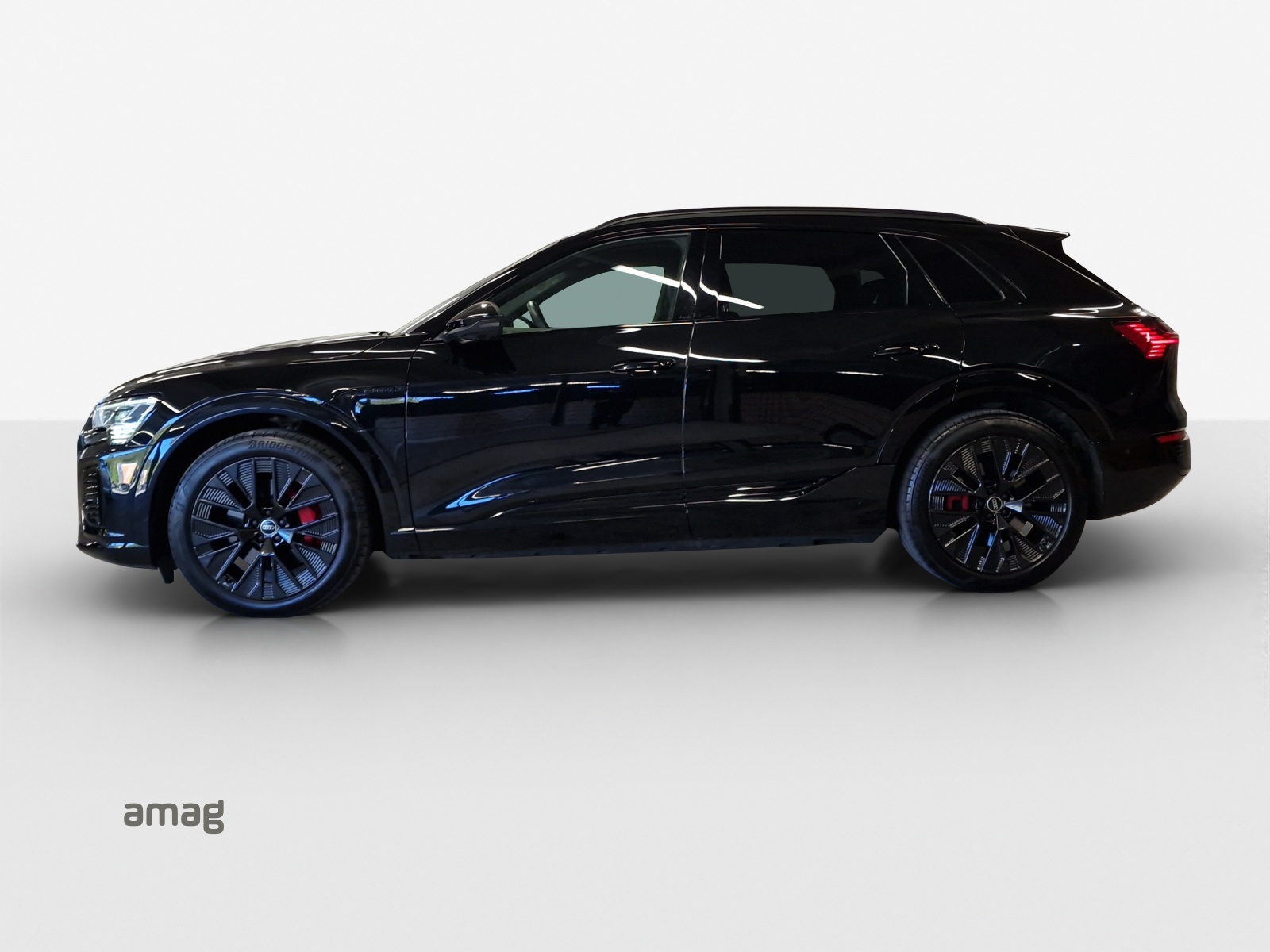 AUDI Q8 55 e-tron Black Edition quattro-image-1
