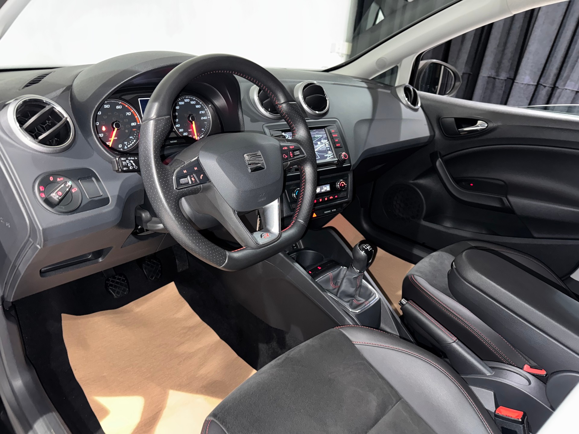 SEAT Ibiza 1.0 EcoTSI FR Line-image-11