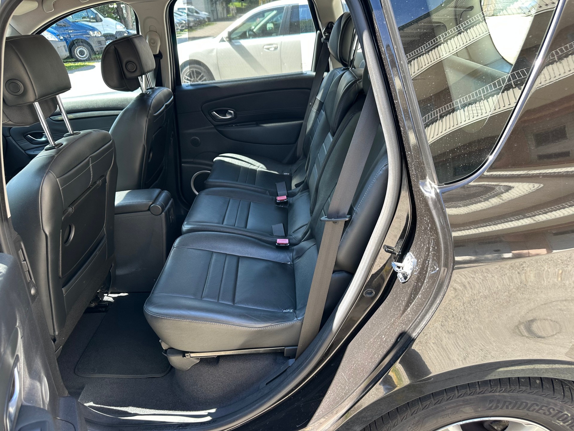 RENAULT Scénic 1.4 16V Turbo Dynamique-image-8