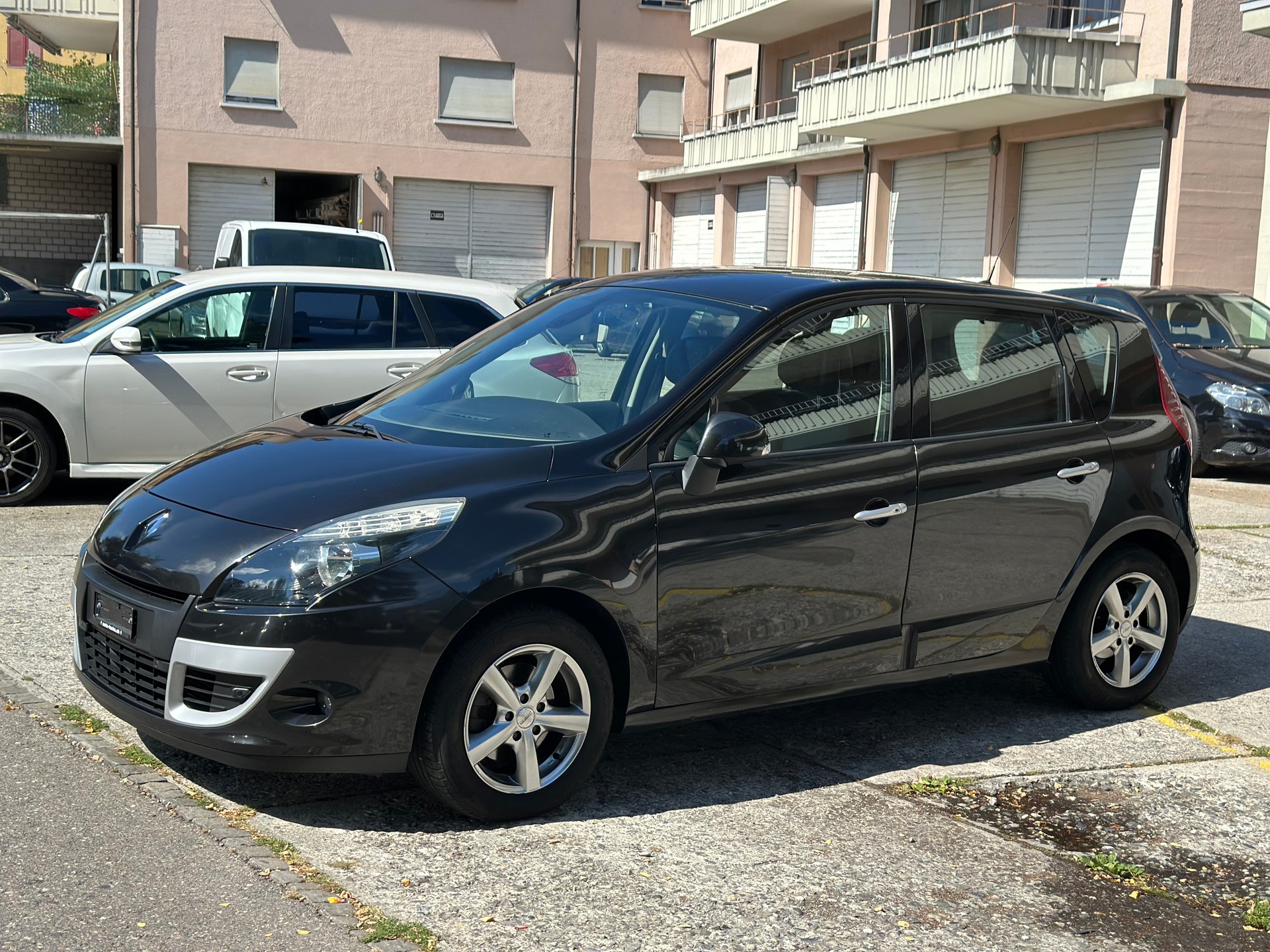 RENAULT Scénic 1.4 16V Turbo Dynamique-image-4