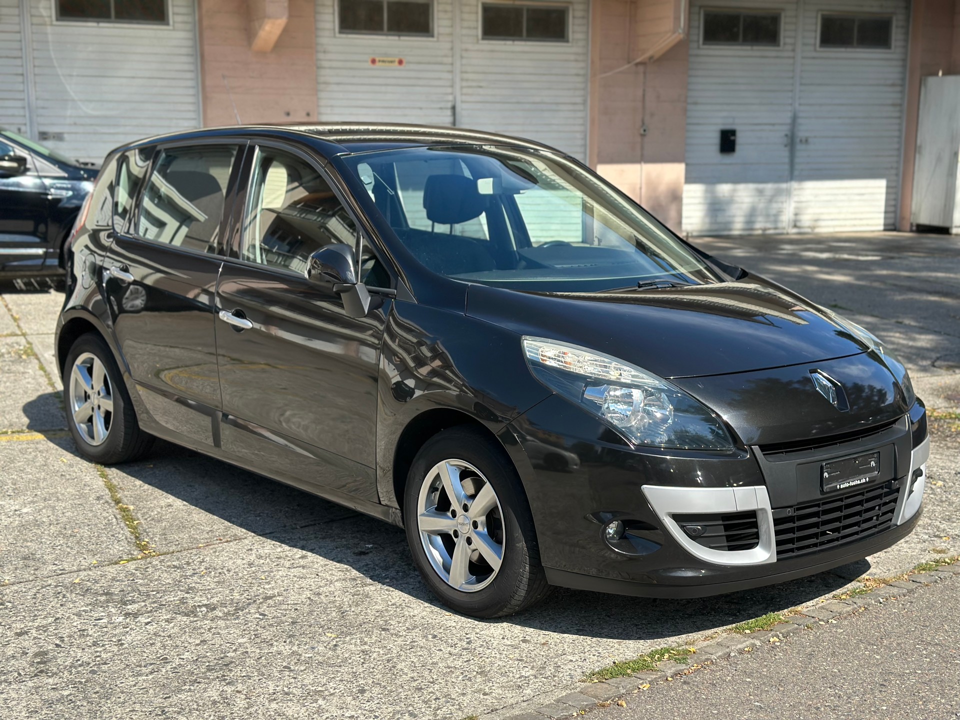 RENAULT Scénic 1.4 16V Turbo Dynamique-image-1