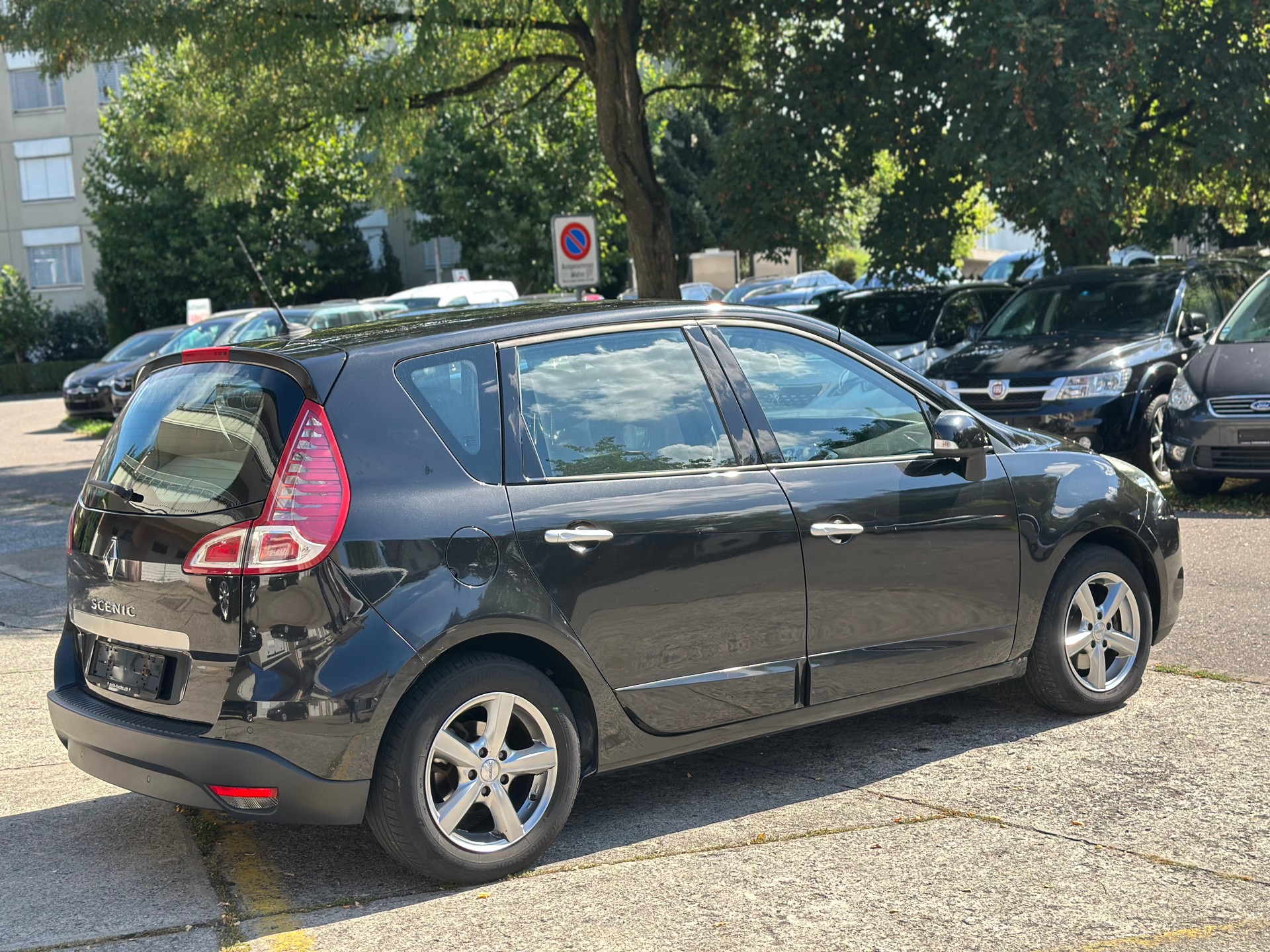 RENAULT Scénic 1.4 16V Turbo Dynamique-image-2