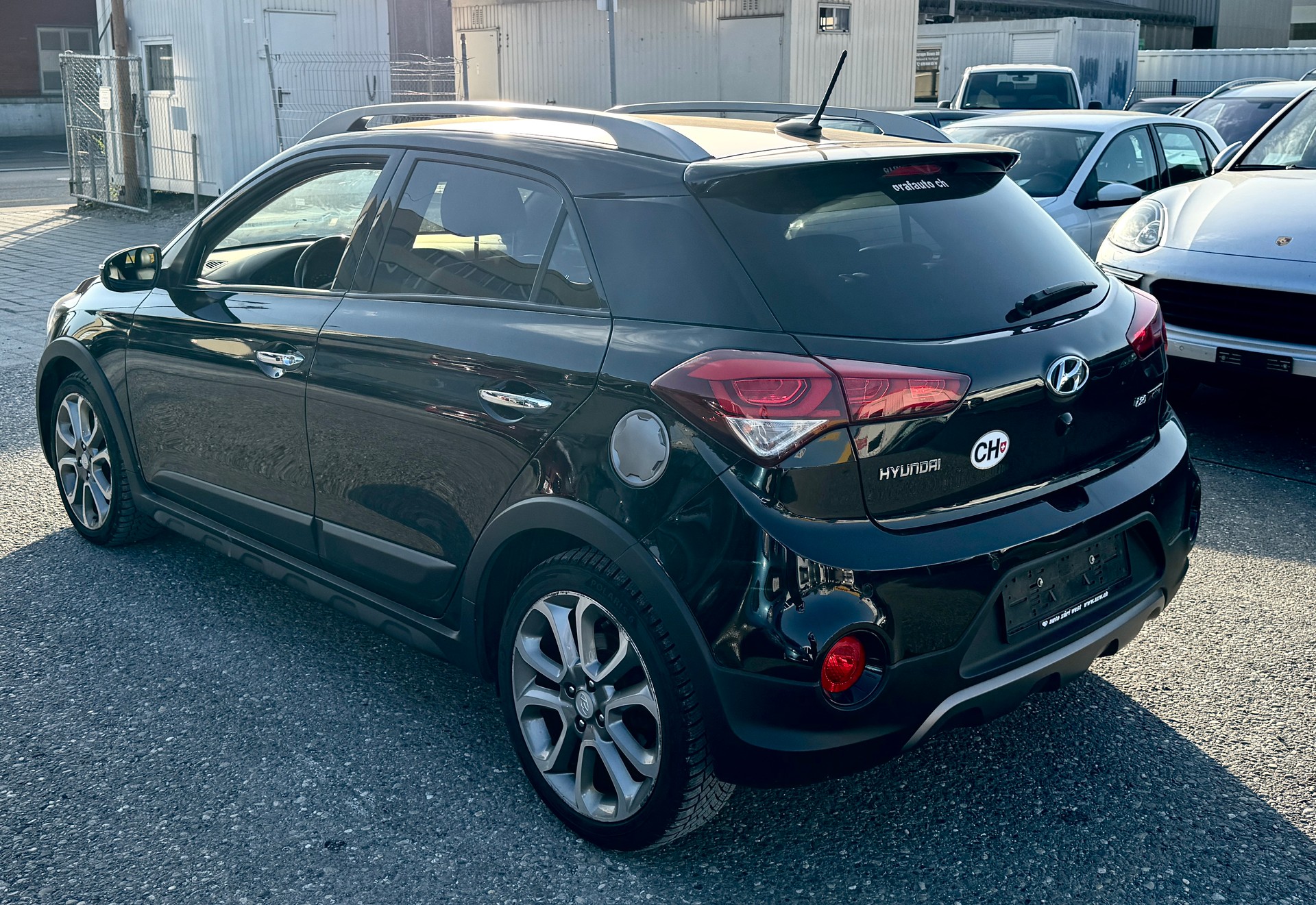 HYUNDAI i20 Active 1.0 T-GDi Amplia Cross (Klimatronik * Alufelgen * Sensoren * Multilenkrad + Leder * Led * Navigation * BO6)-image-5