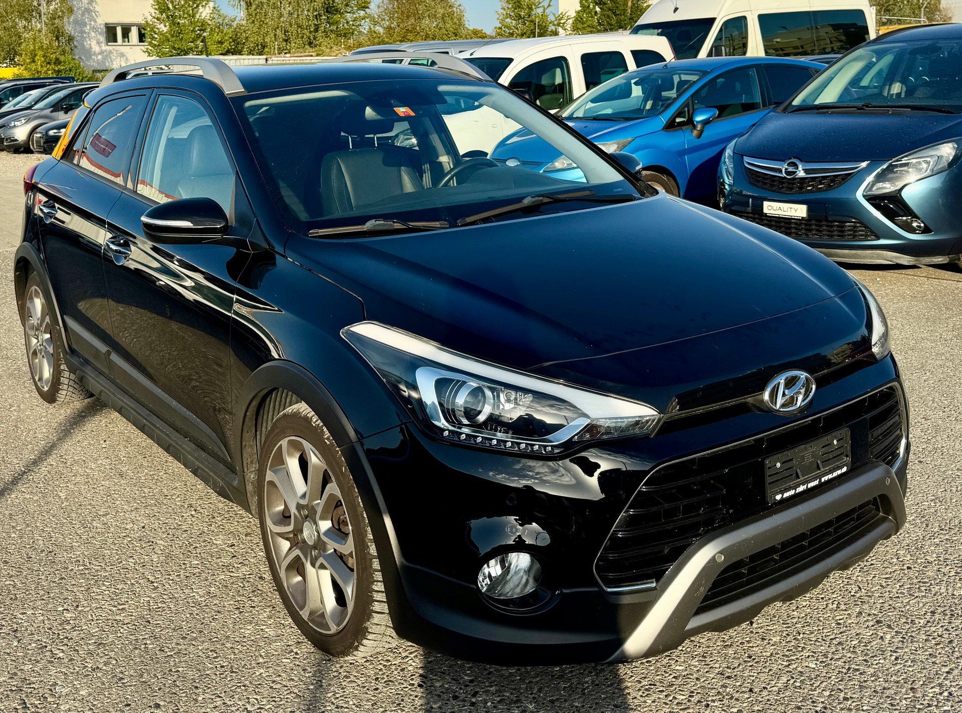 HYUNDAI i20 Active 1.0 T-GDi Amplia Cross (Klimatronik * Alufelgen * Sensoren * Multilenkrad + Leder * Led * Navigation * BO6)-image-3