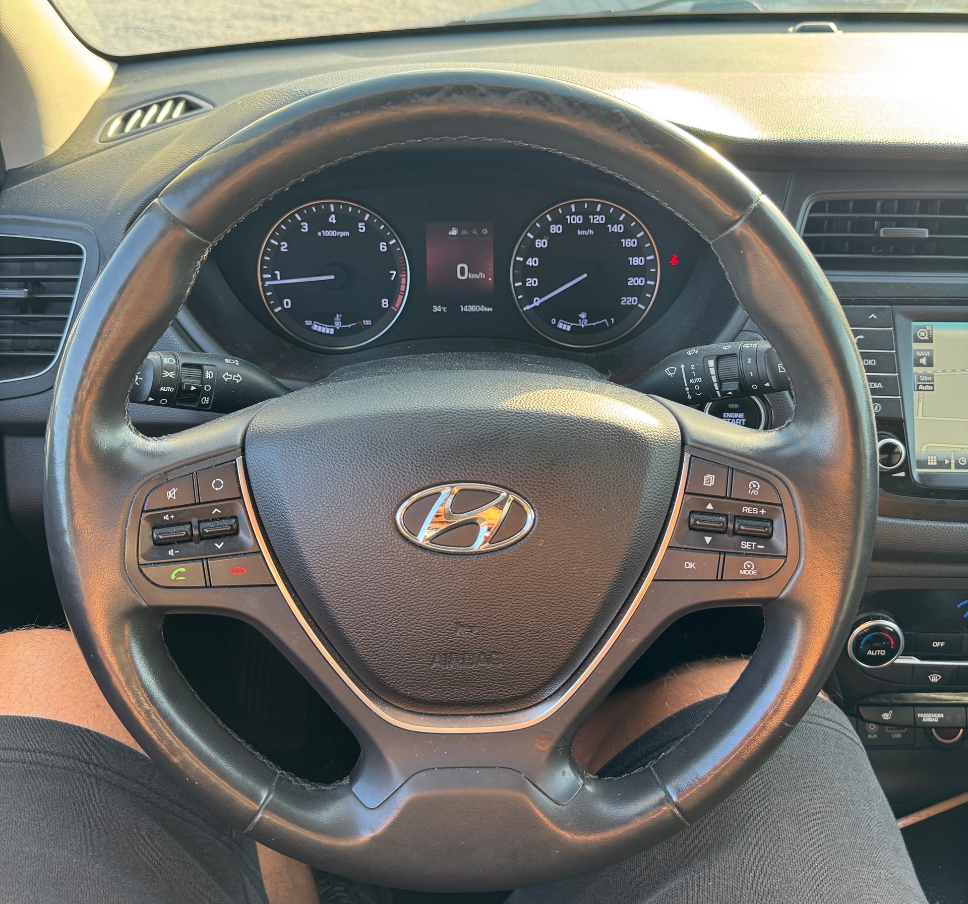 HYUNDAI i20 Active 1.0 T-GDi Amplia Cross (Klimatronik * Alufelgen * Sensoren * Multilenkrad + Leder * Led * Navigation * BO6)-image-9