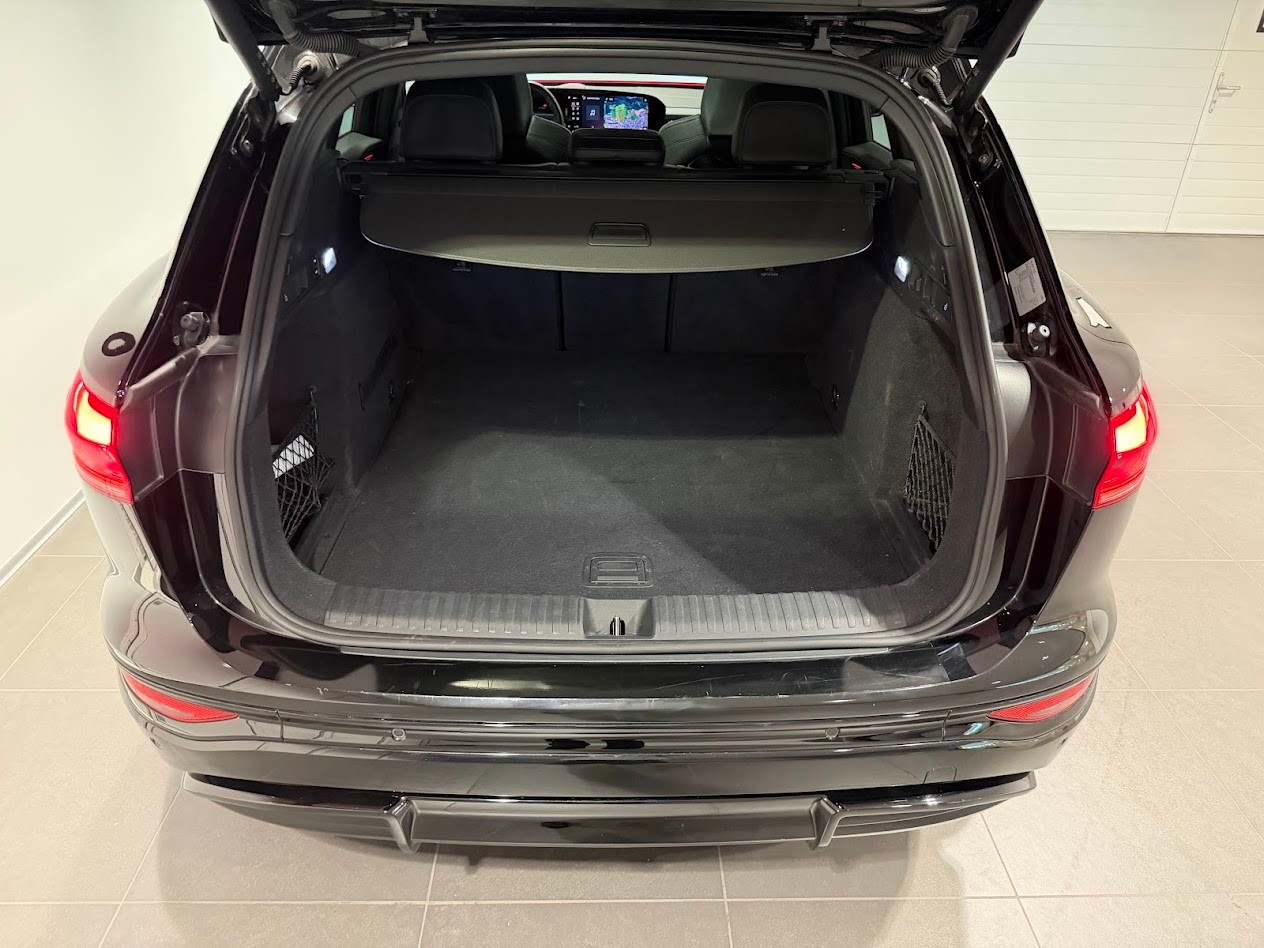AUDI SQ6 e-tron quattro-image-12