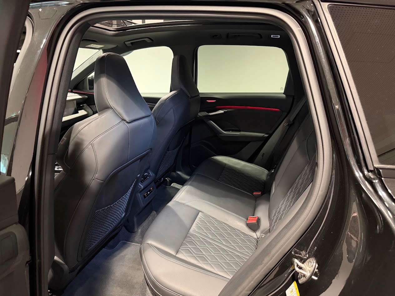 AUDI SQ6 e-tron quattro-image-4