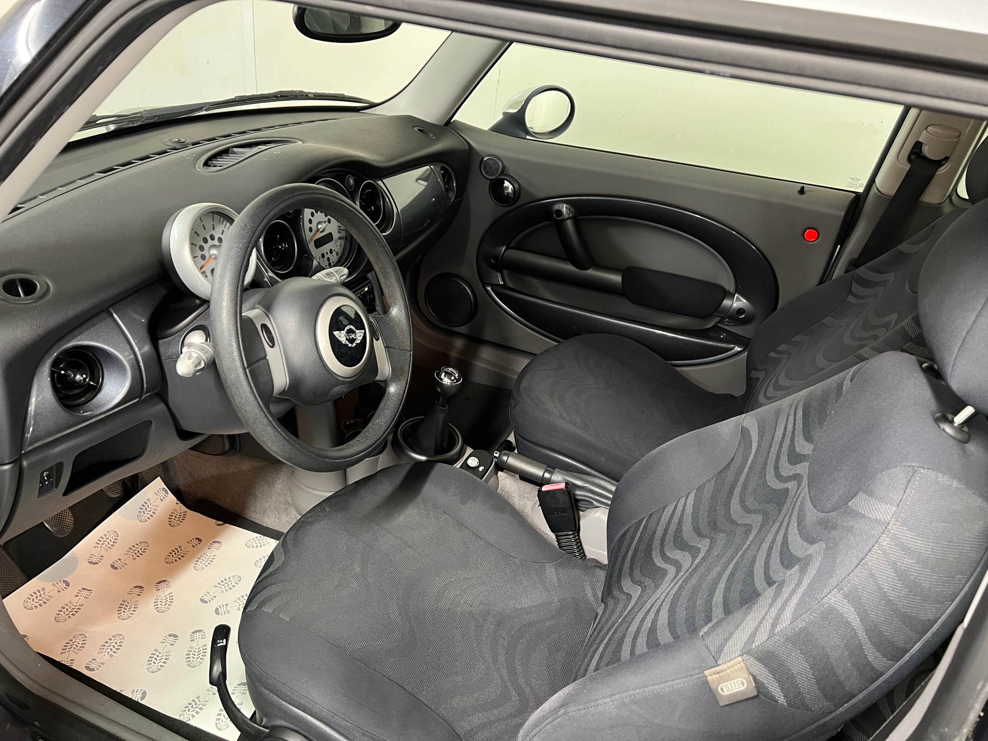 MINI One-image-9