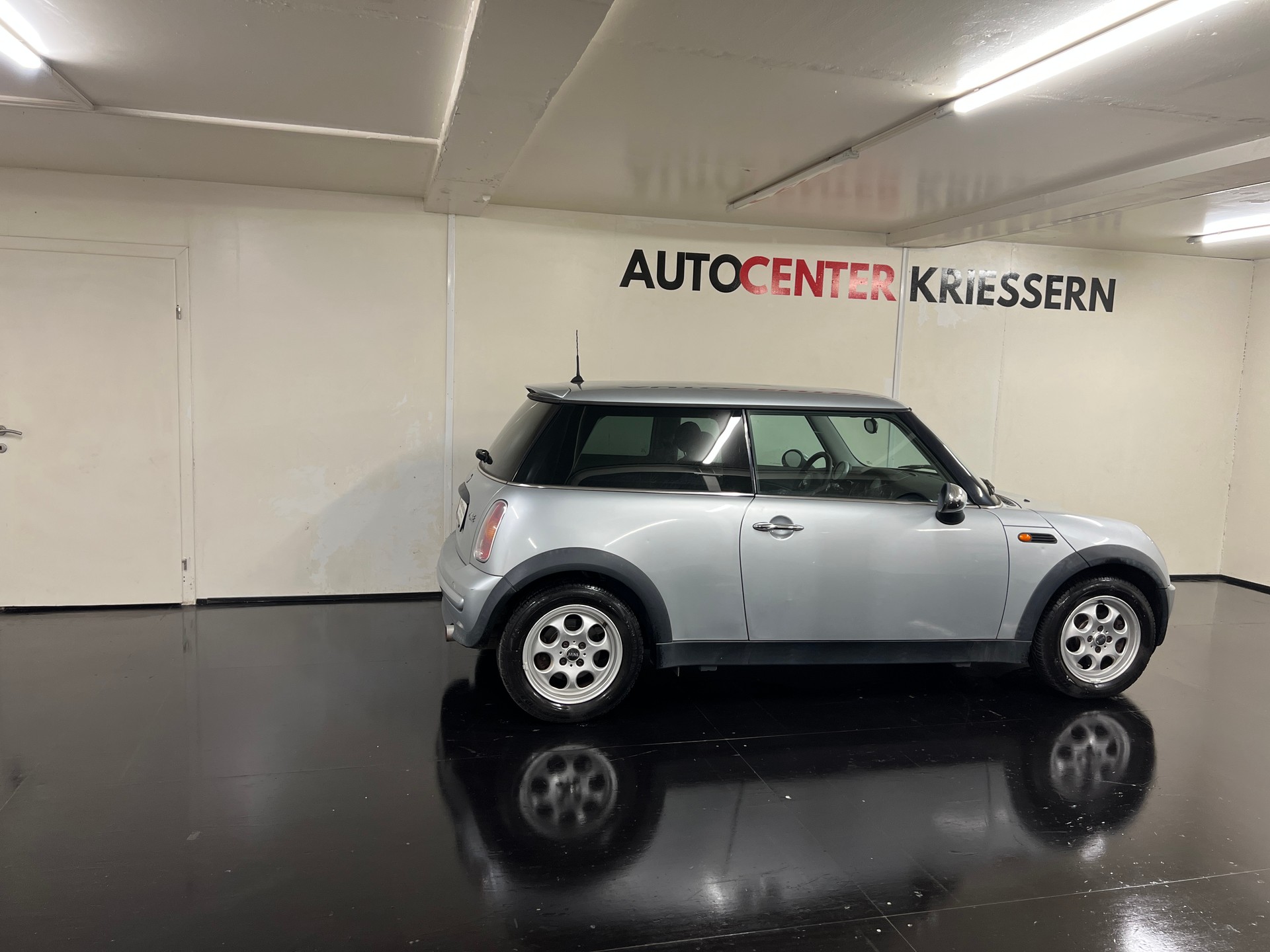 MINI One-image-3