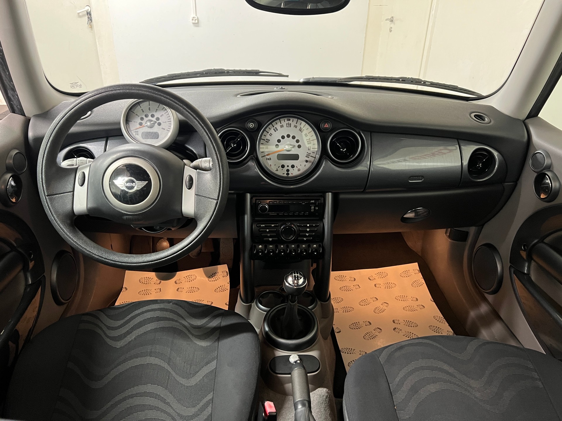 MINI One-image-10