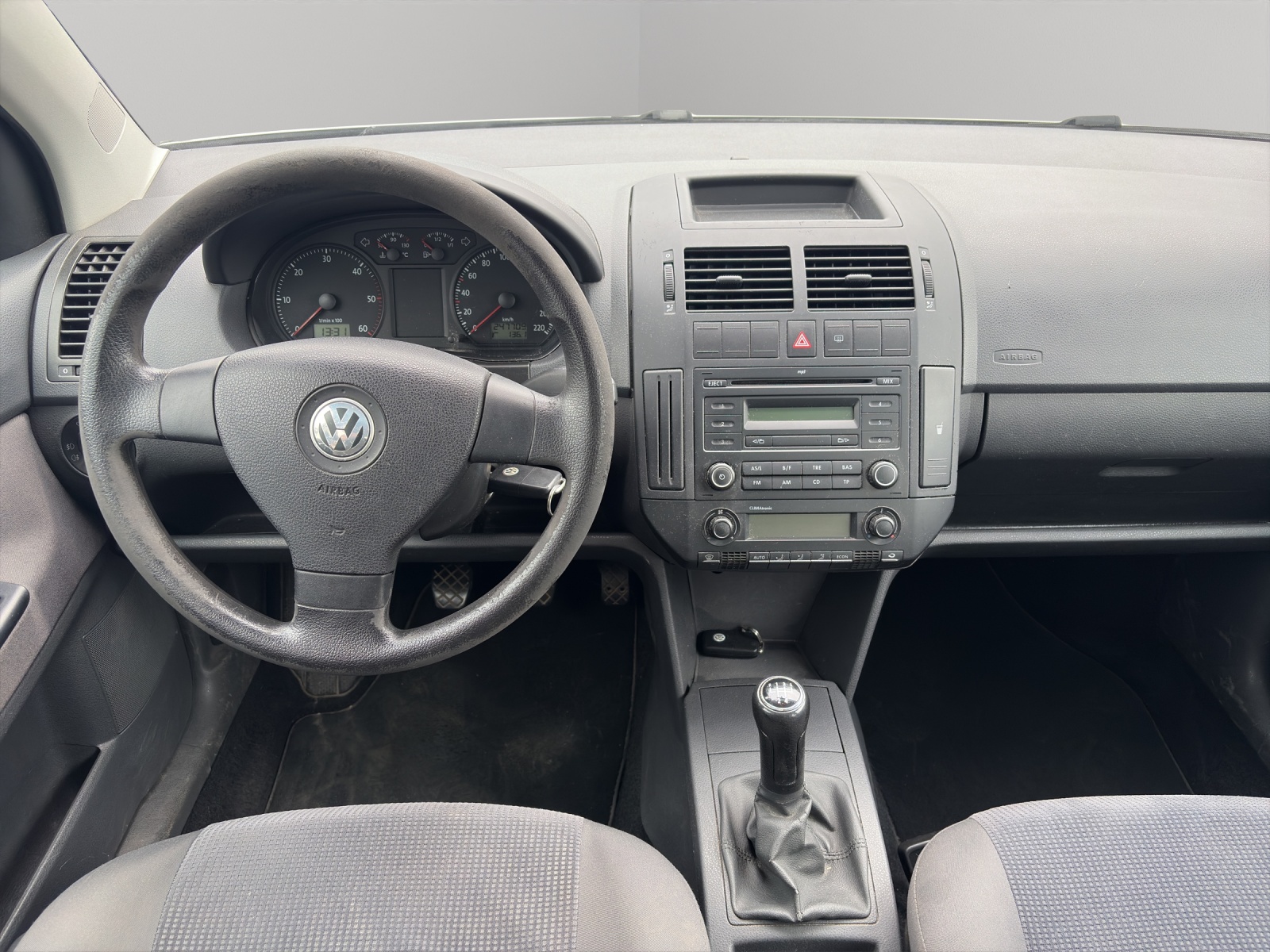 VW Polo 1.9 TDI Sportline-image-11