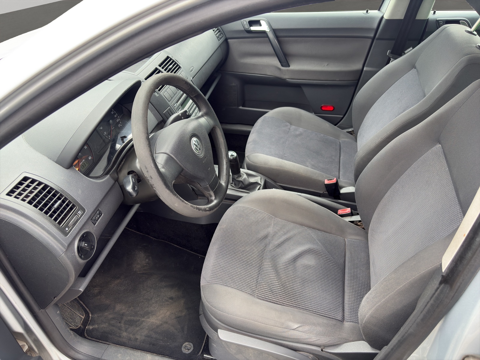 VW Polo 1.9 TDI Sportline-image-8