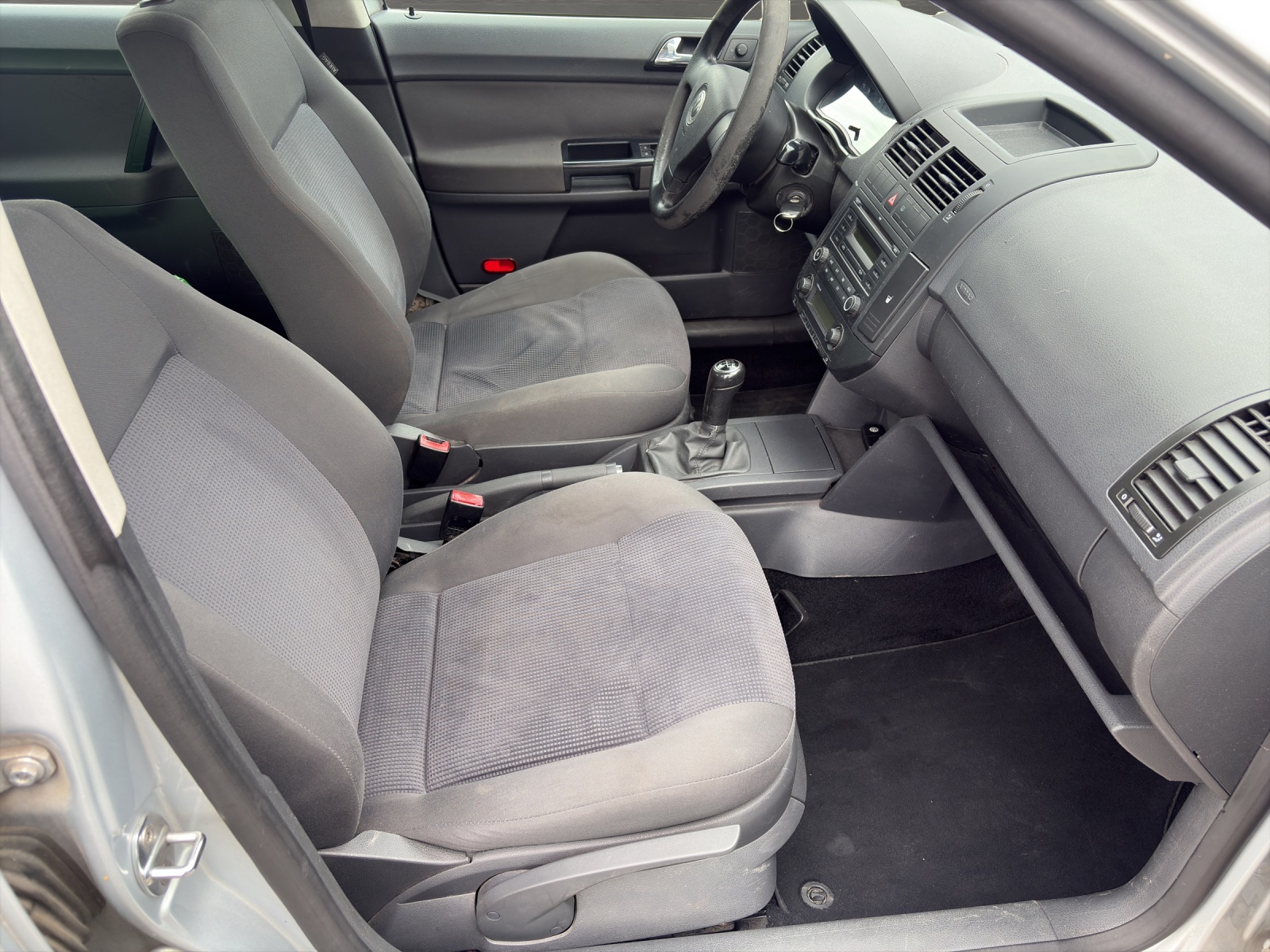 VW Polo 1.9 TDI Sportline-image-9