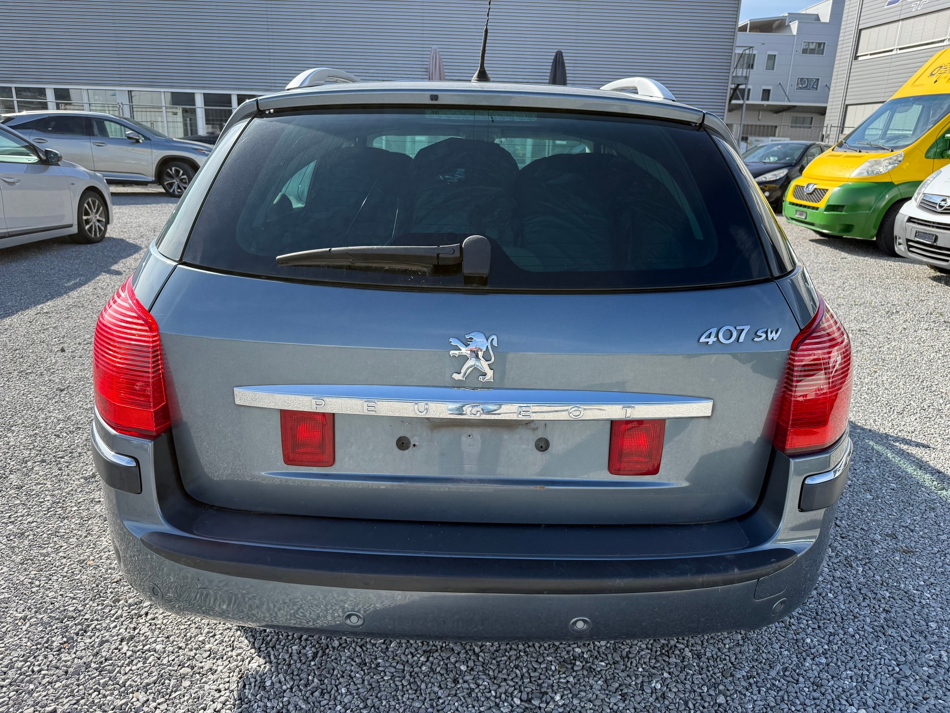 PEUGEOT 407 SW 2.0 HDI Confort Automatic-image-3