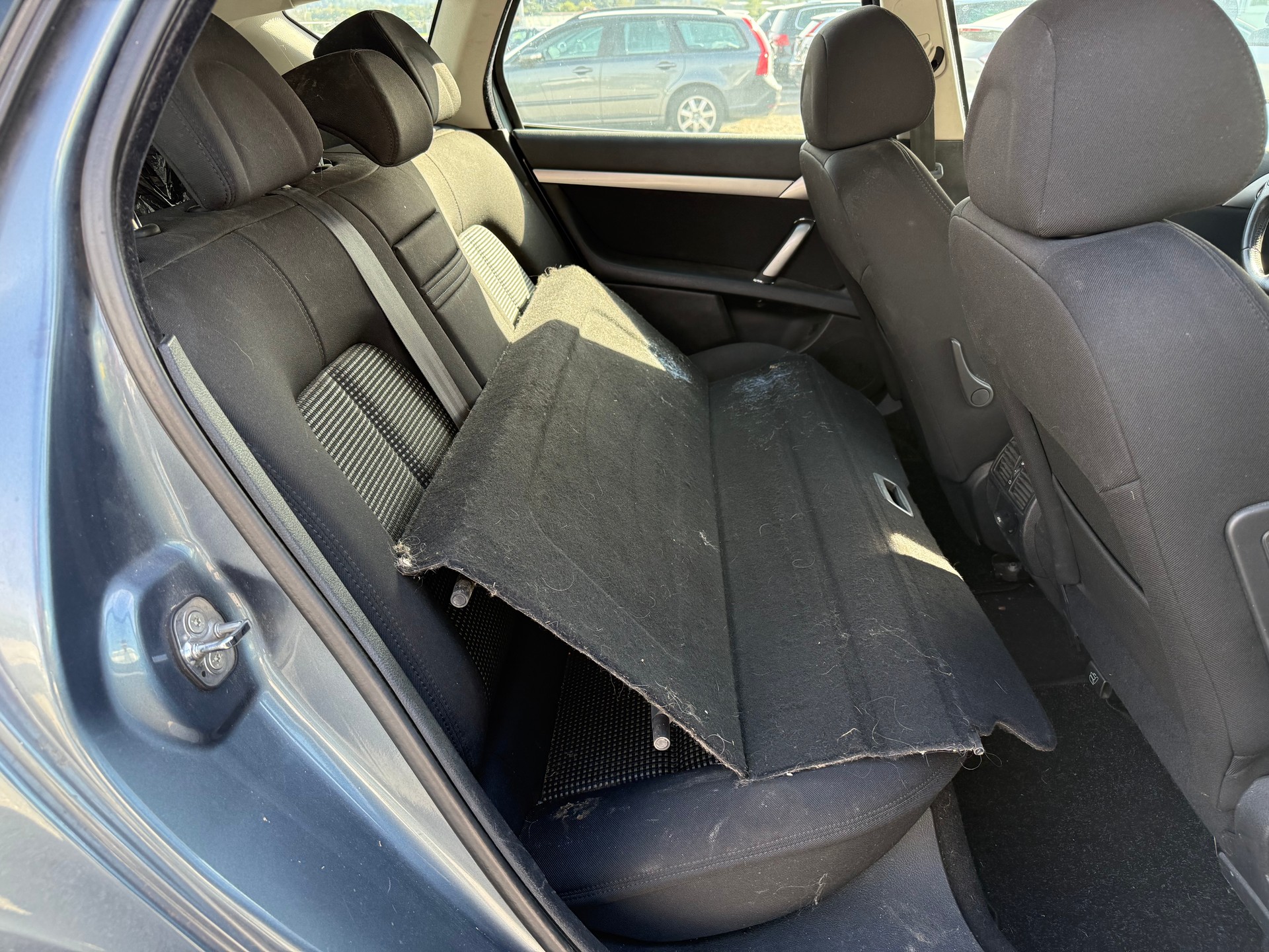 PEUGEOT 407 SW 2.0 HDI Confort Automatic-image-8