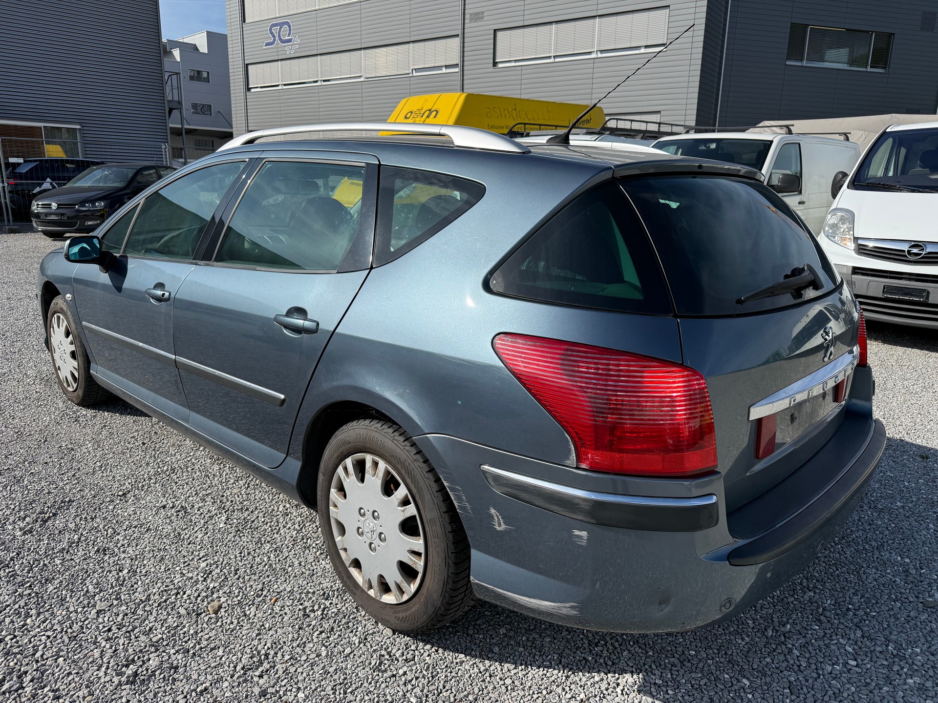 PEUGEOT 407 SW 2.0 HDI Confort Automatic-image-2