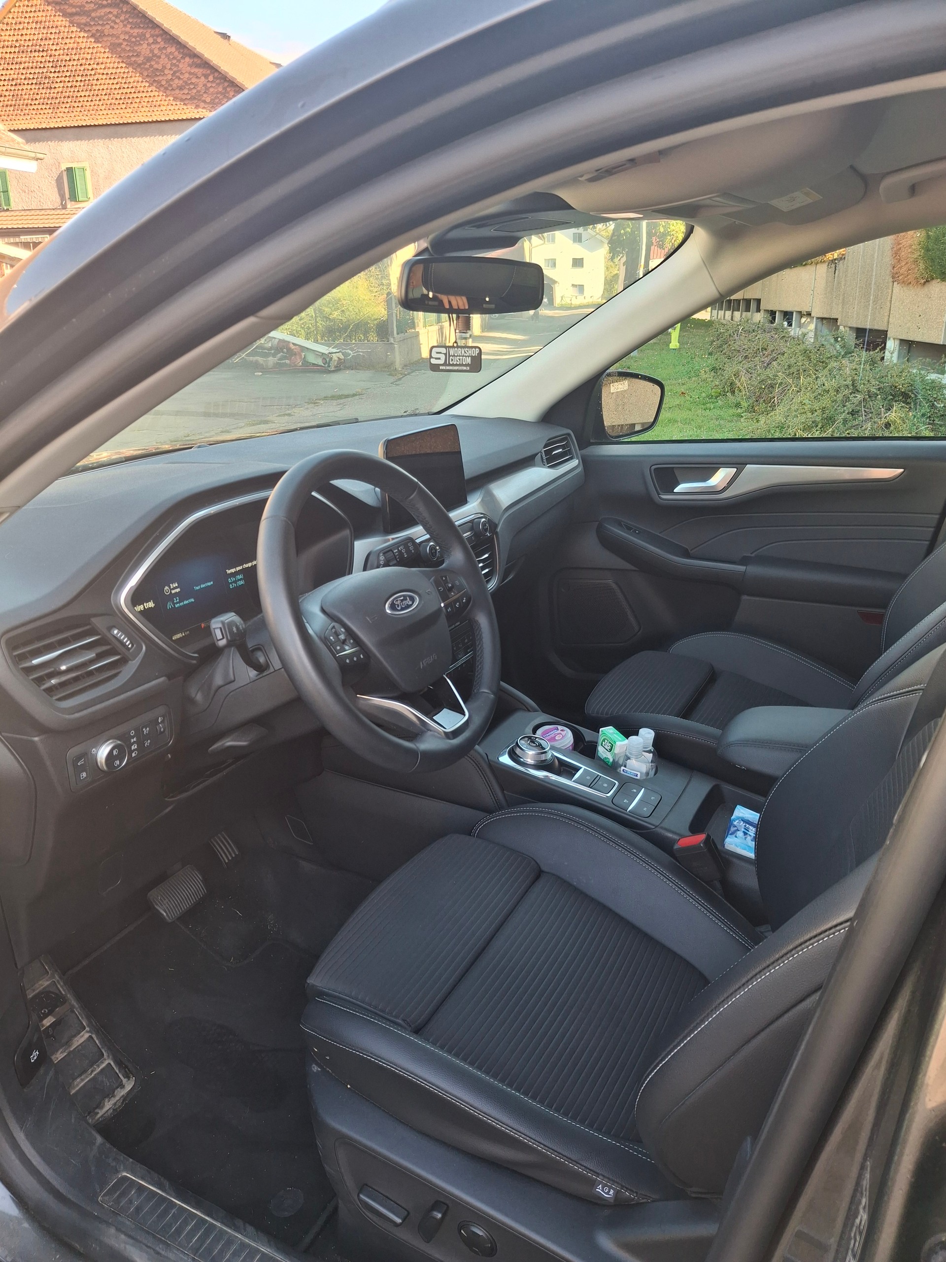 FORD 2.5 Plug-In Hybrid Cool & Connect-image-4